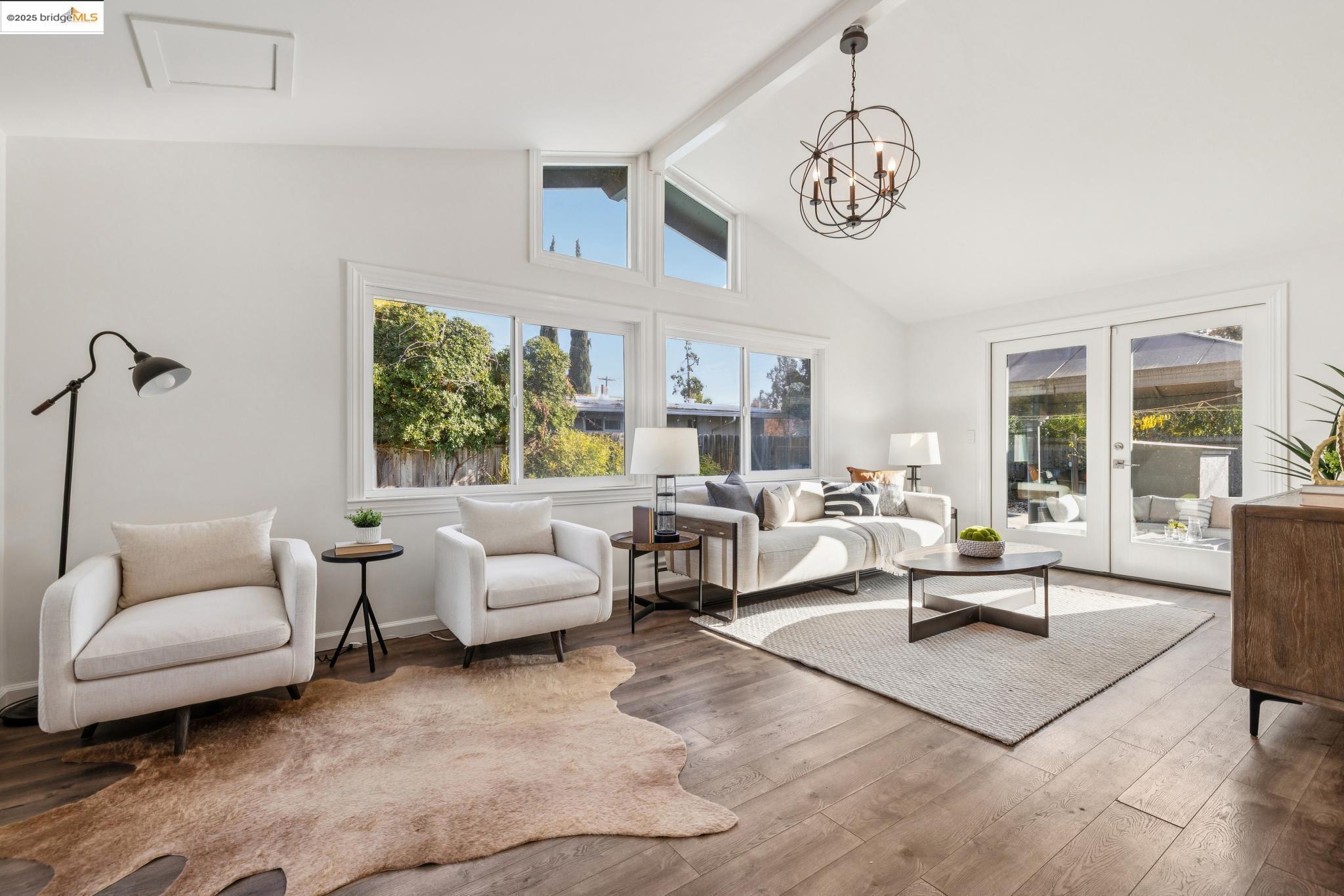 Detail Gallery Image 16 of 43 For 1918 Marguerite Ave, Pleasant Hill,  CA 94523 - 3 Beds | 3 Baths