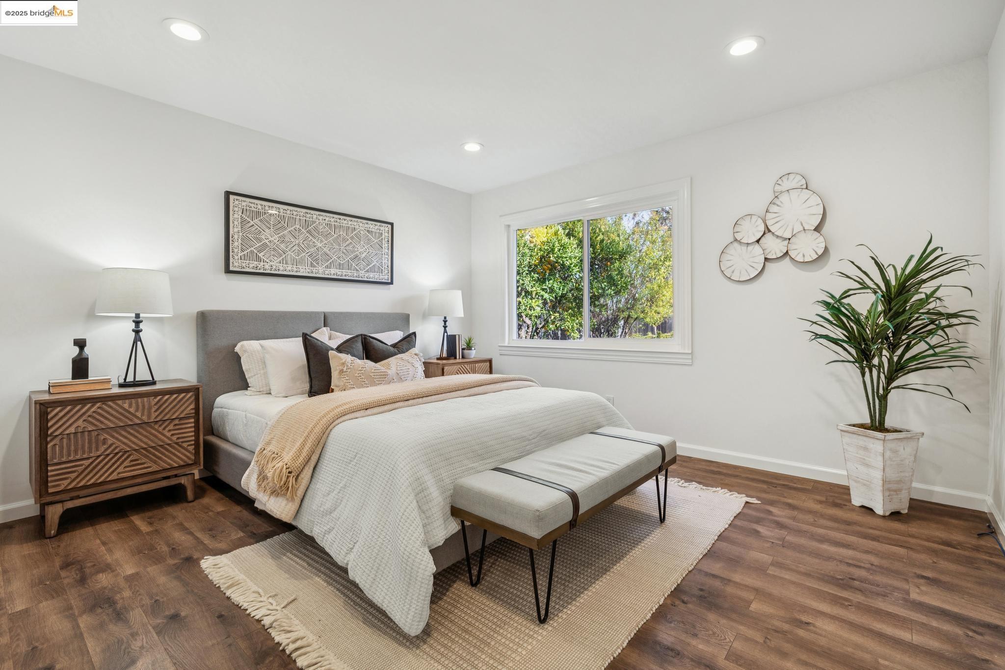 Detail Gallery Image 19 of 43 For 1918 Marguerite Ave, Pleasant Hill,  CA 94523 - 3 Beds | 3 Baths