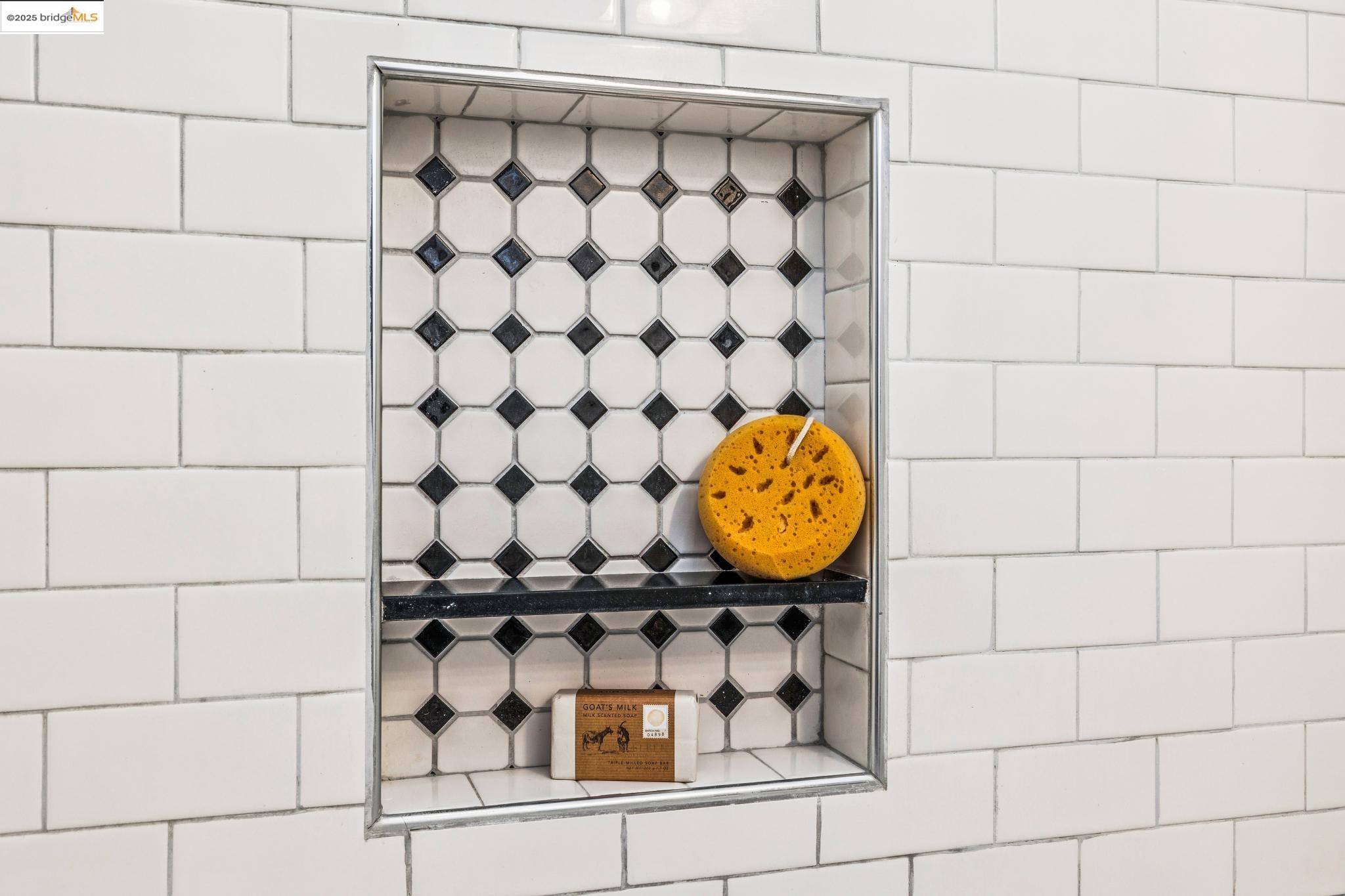 Detail Gallery Image 26 of 43 For 1918 Marguerite Ave, Pleasant Hill,  CA 94523 - 3 Beds | 3 Baths