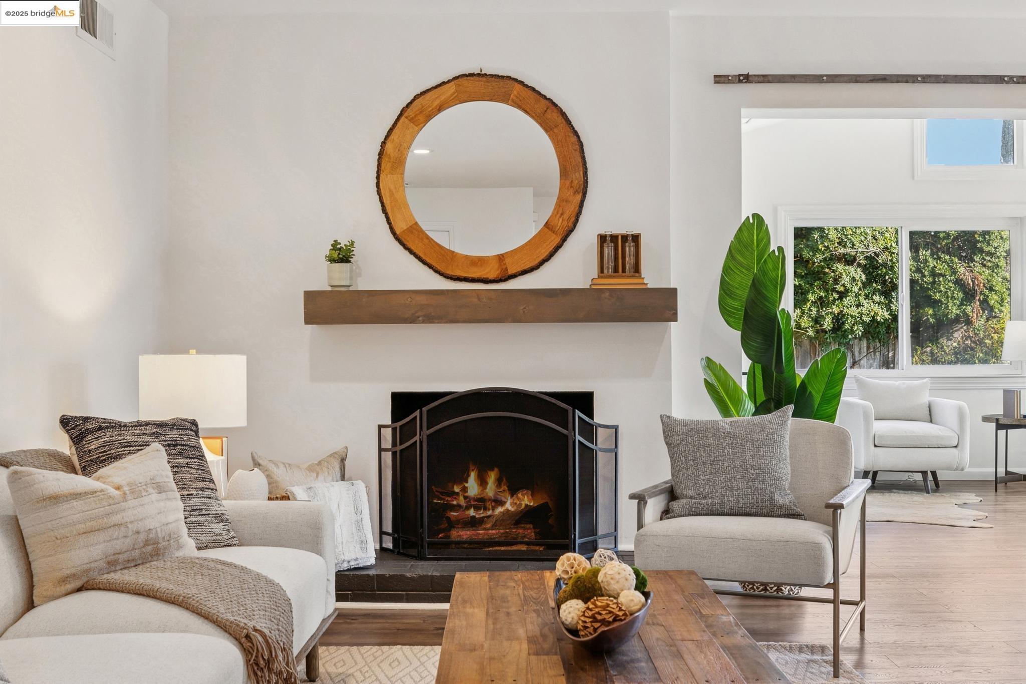 Detail Gallery Image 6 of 43 For 1918 Marguerite Ave, Pleasant Hill,  CA 94523 - 3 Beds | 3 Baths