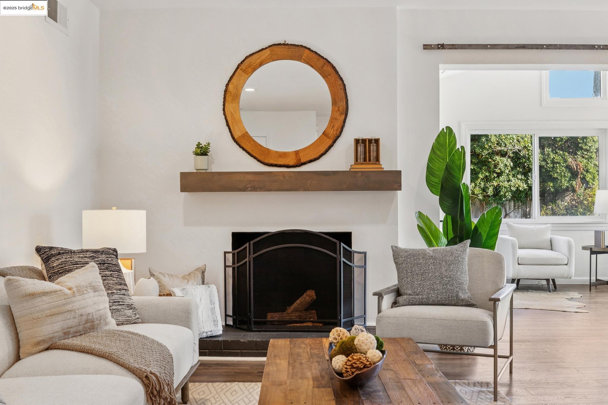 Detail Gallery Image 7 of 43 For 1918 Marguerite Ave, Pleasant Hill,  CA 94523 - 3 Beds | 3 Baths