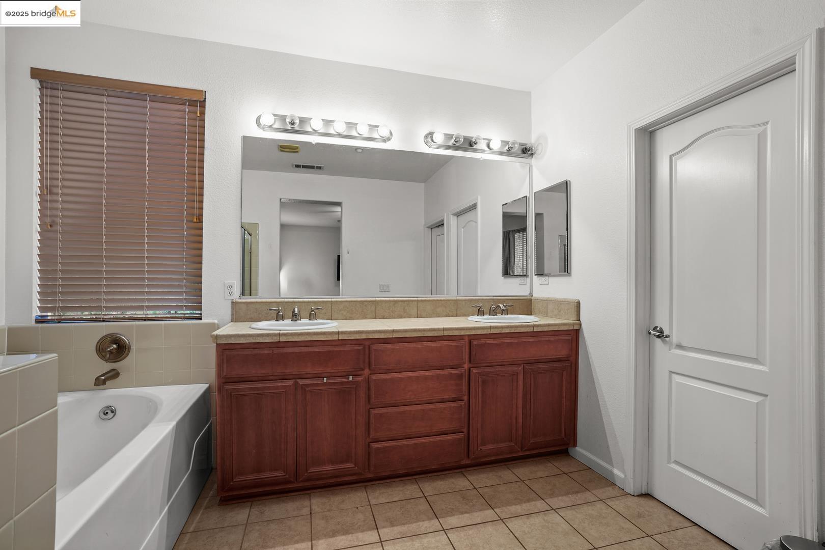 Detail Gallery Image 25 of 37 For 2474 Grant St, Brentwood,  CA 94513 - 4 Beds | 3 Baths