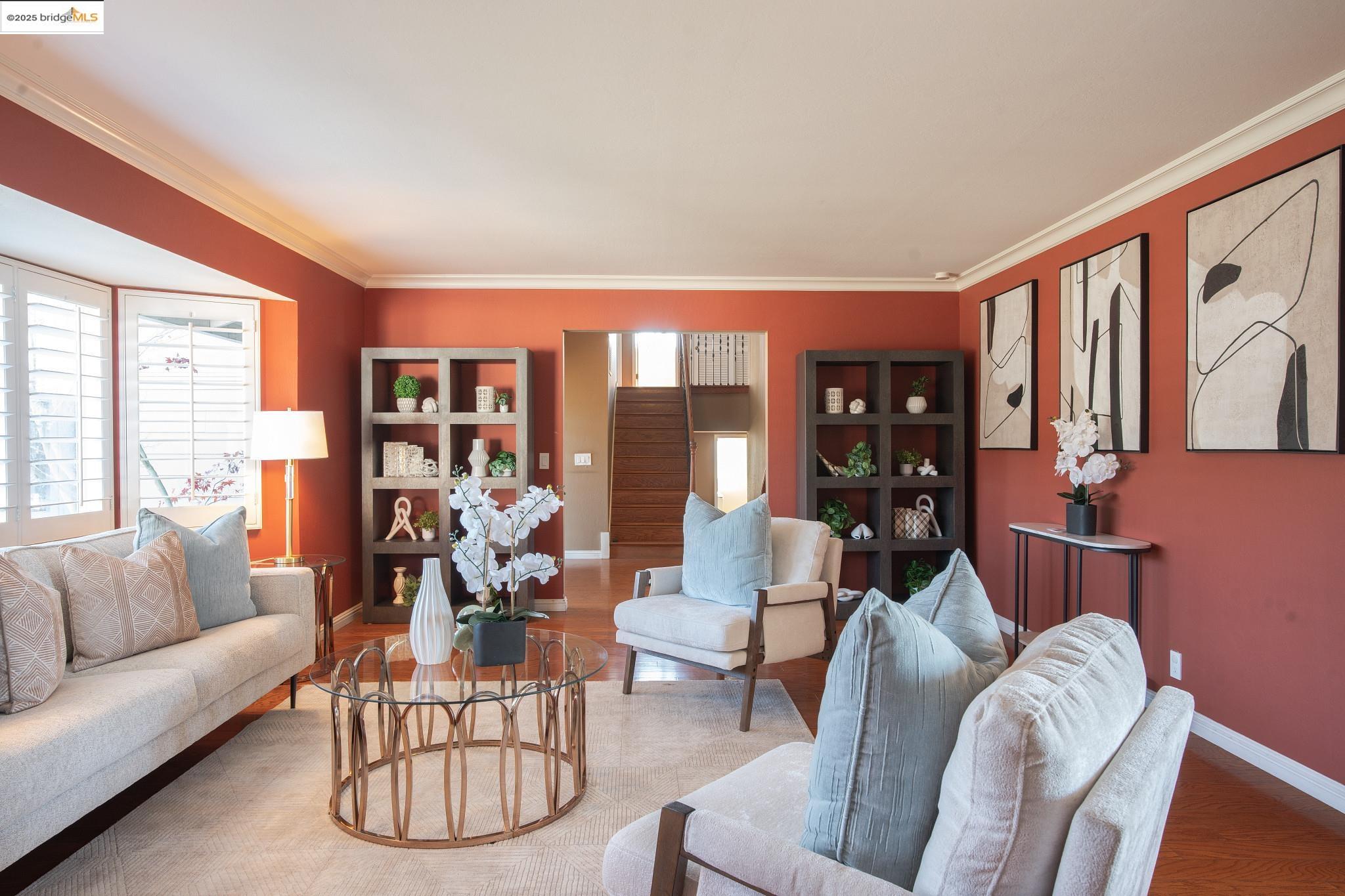 Detail Gallery Image 2 of 8 For 8071 Phaeton, Oakland,  CA 94605 - 3 Beds | 3 Baths