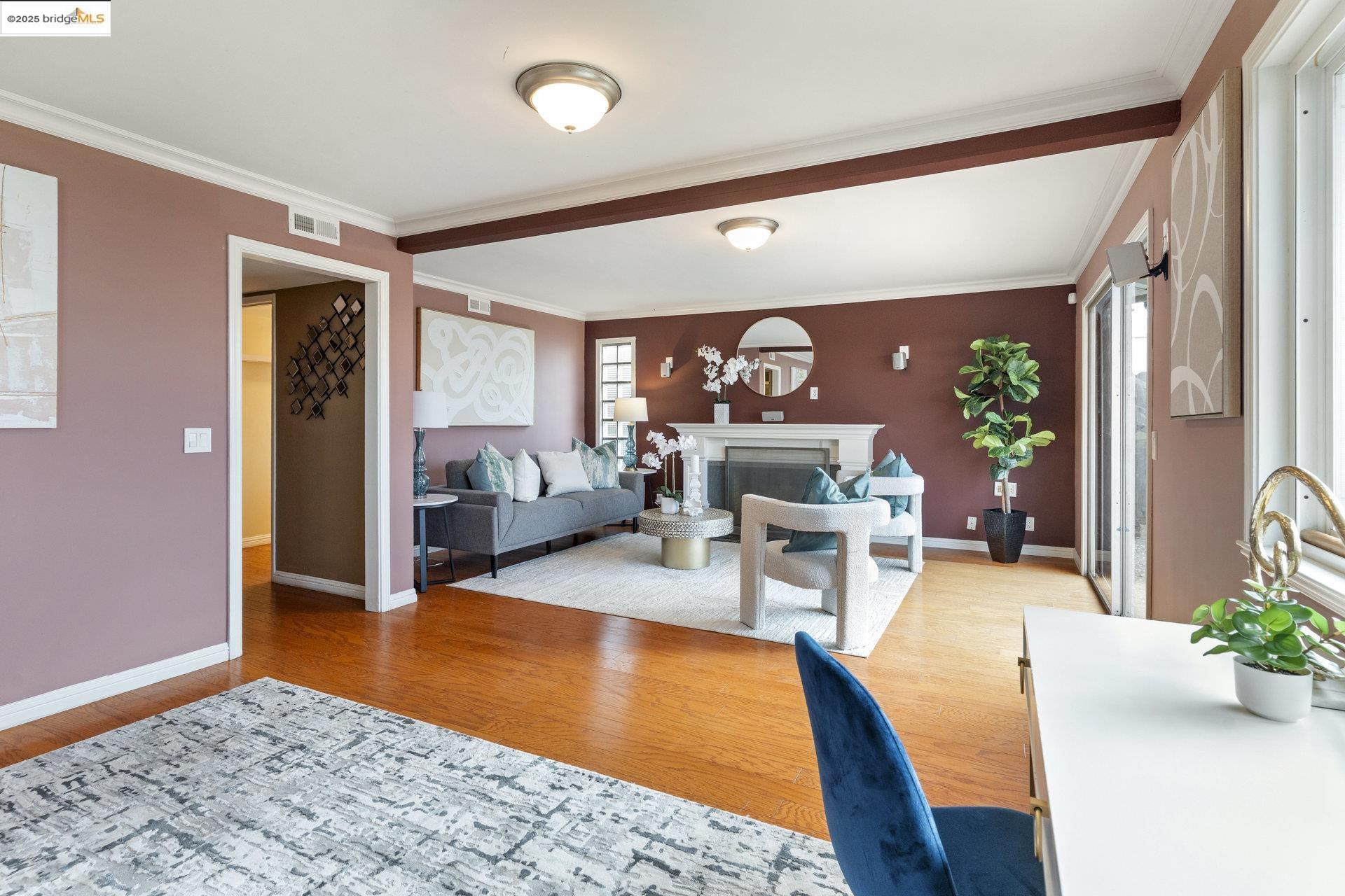 Detail Gallery Image 13 of 33 For 8071 Phaeton, Oakland,  CA 94605 - 3 Beds | 3 Baths