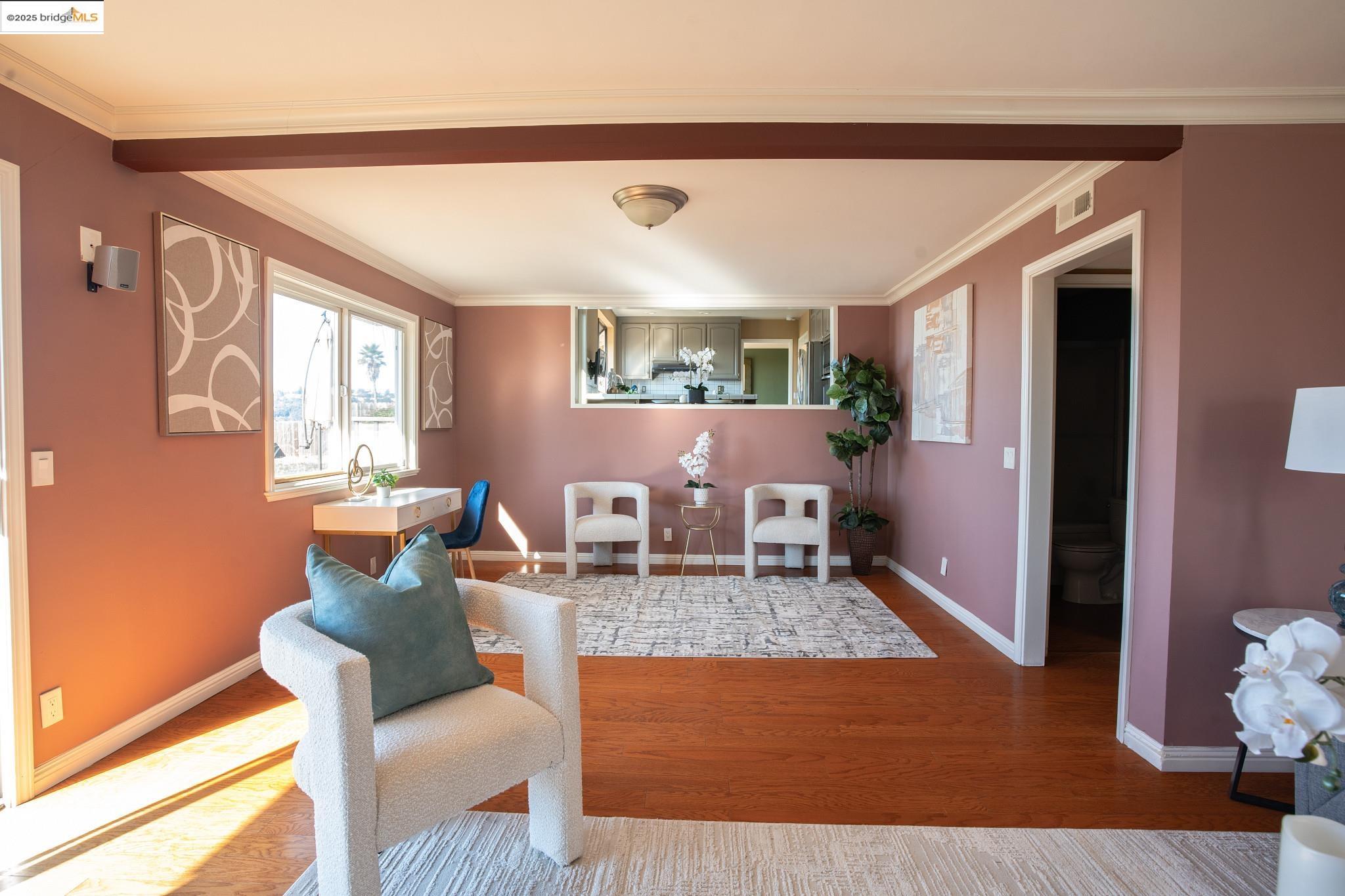 Detail Gallery Image 3 of 8 For 8071 Phaeton, Oakland,  CA 94605 - 3 Beds | 3 Baths