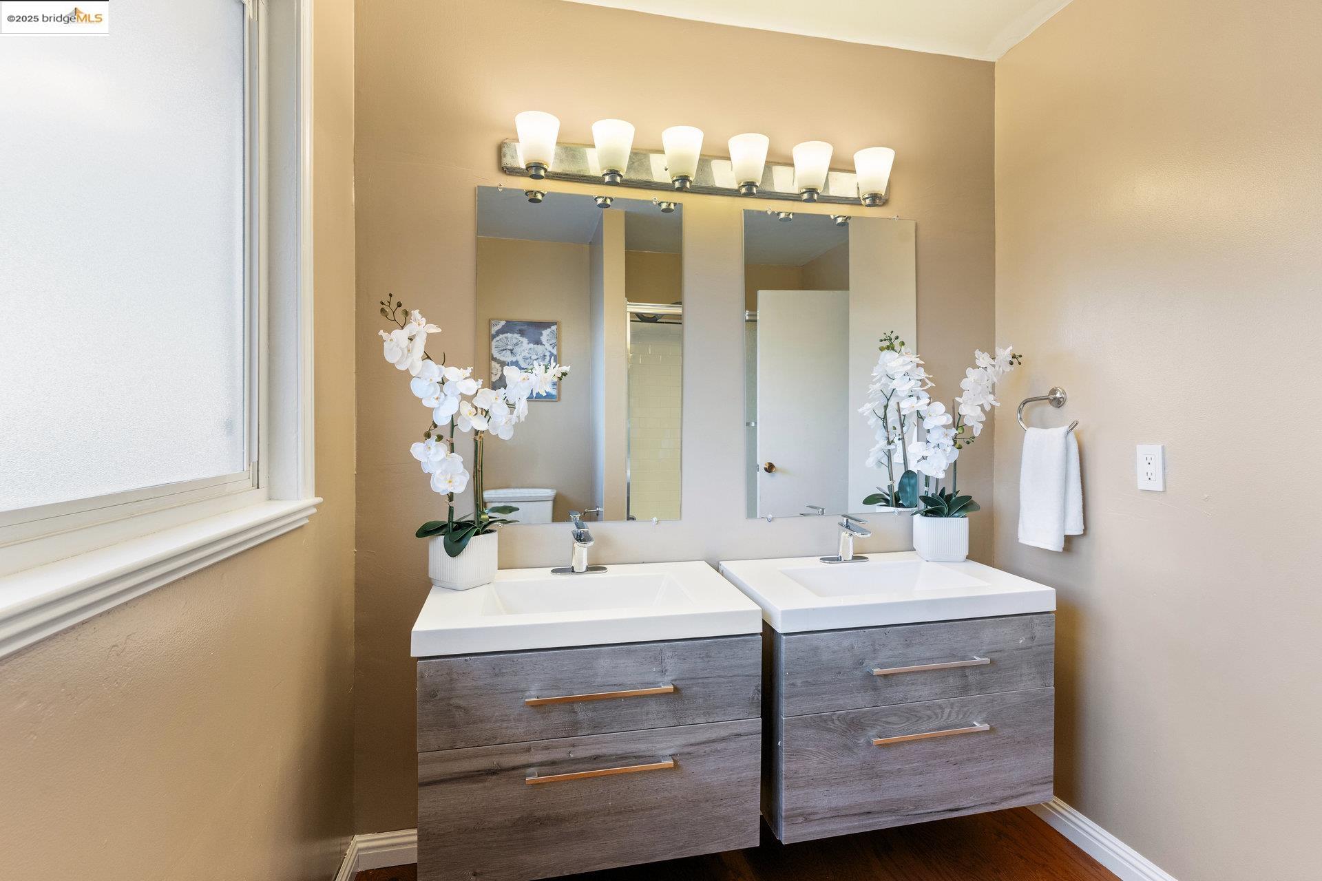 Detail Gallery Image 26 of 33 For 8071 Phaeton, Oakland,  CA 94605 - 3 Beds | 3 Baths