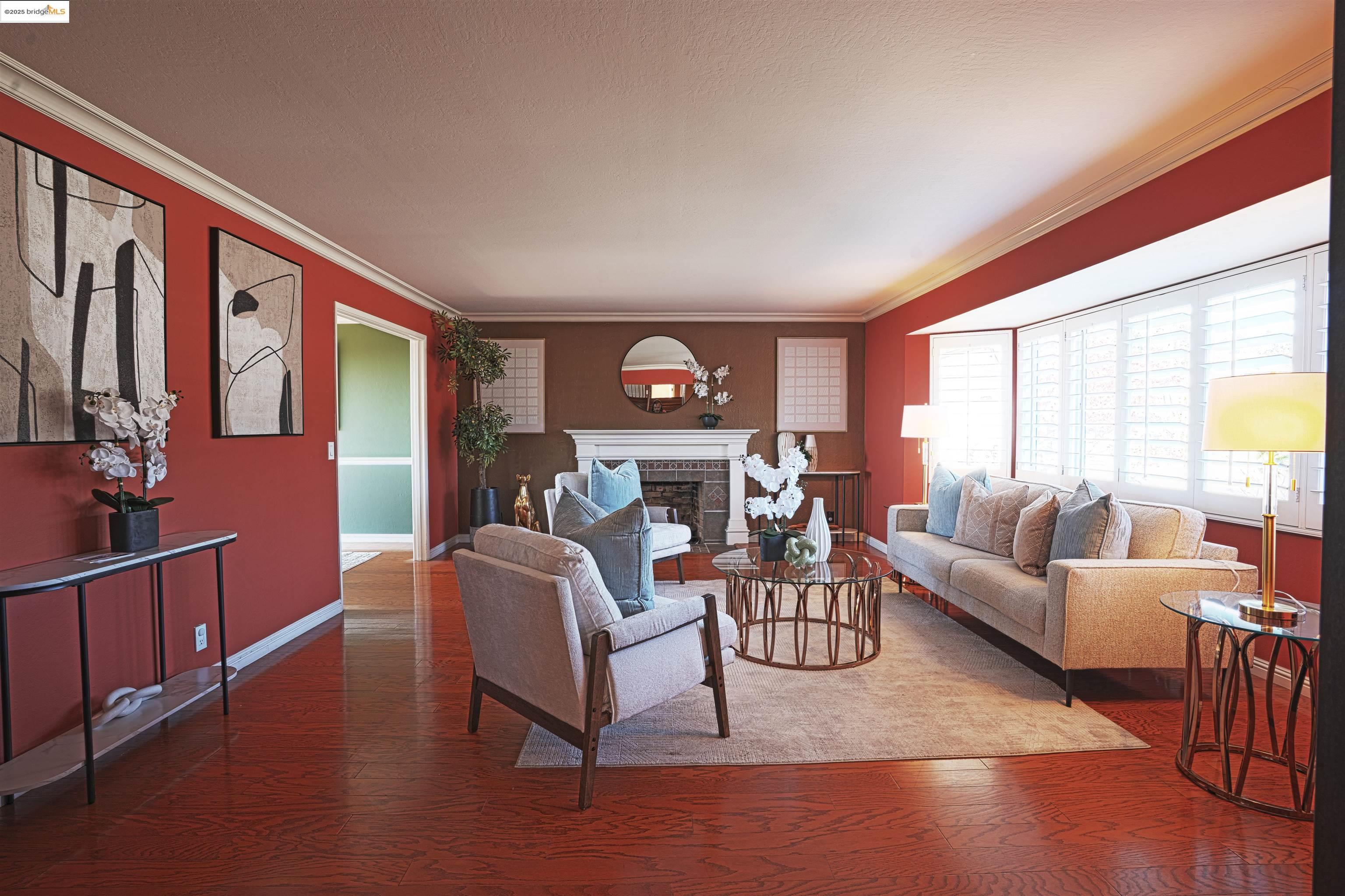 Detail Gallery Image 4 of 8 For 8071 Phaeton, Oakland,  CA 94605 - 3 Beds | 3 Baths