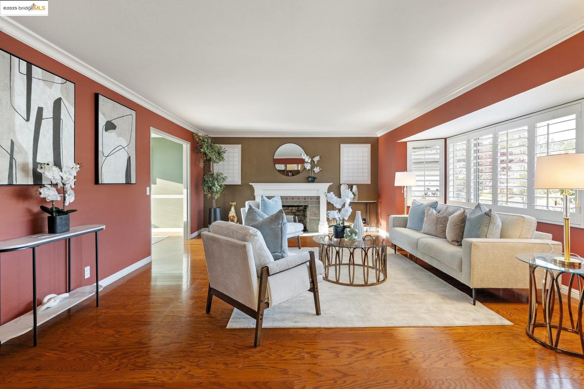 Detail Gallery Image 4 of 33 For 8071 Phaeton, Oakland,  CA 94605 - 3 Beds | 3 Baths