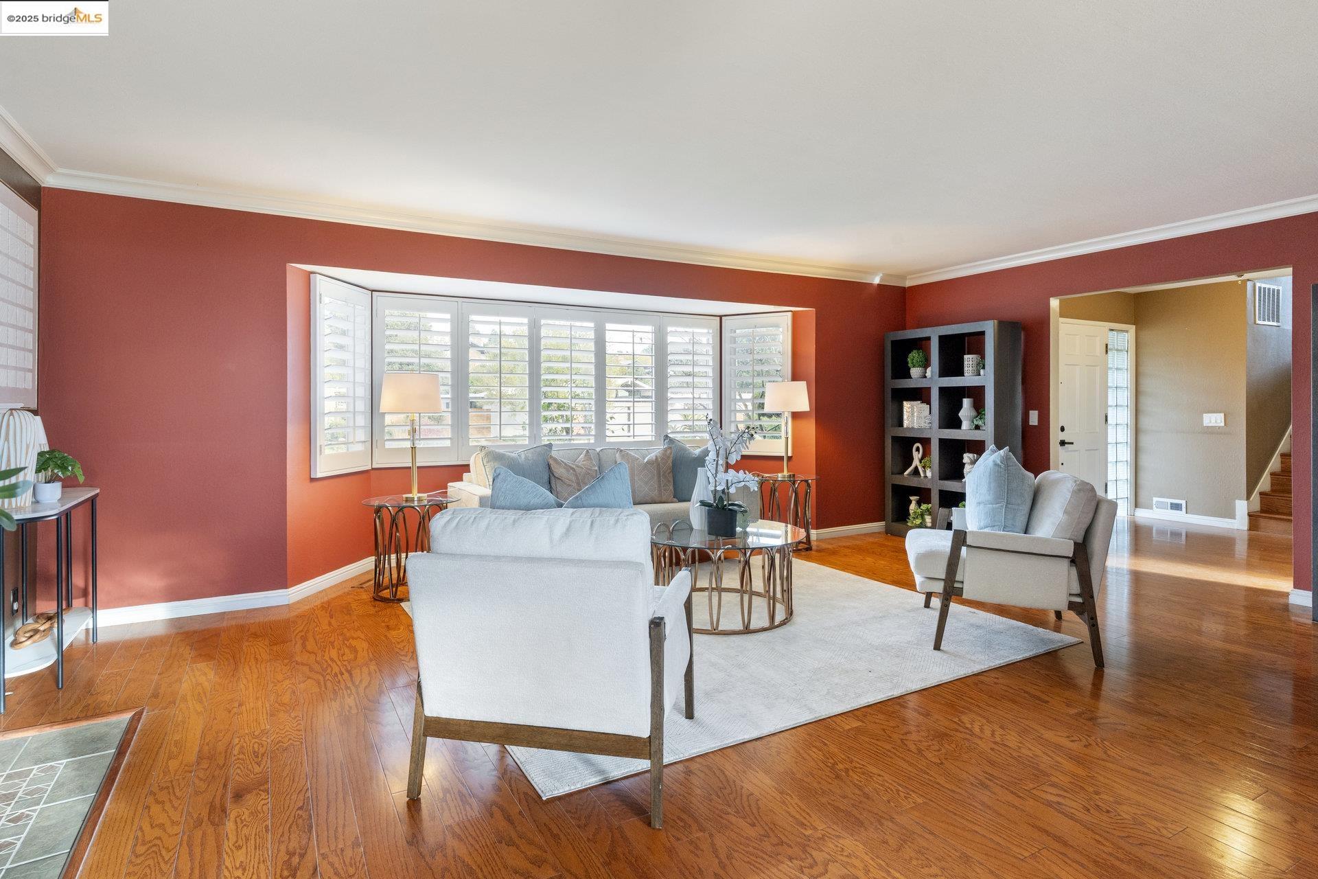 Detail Gallery Image 5 of 33 For 8071 Phaeton, Oakland,  CA 94605 - 3 Beds | 3 Baths