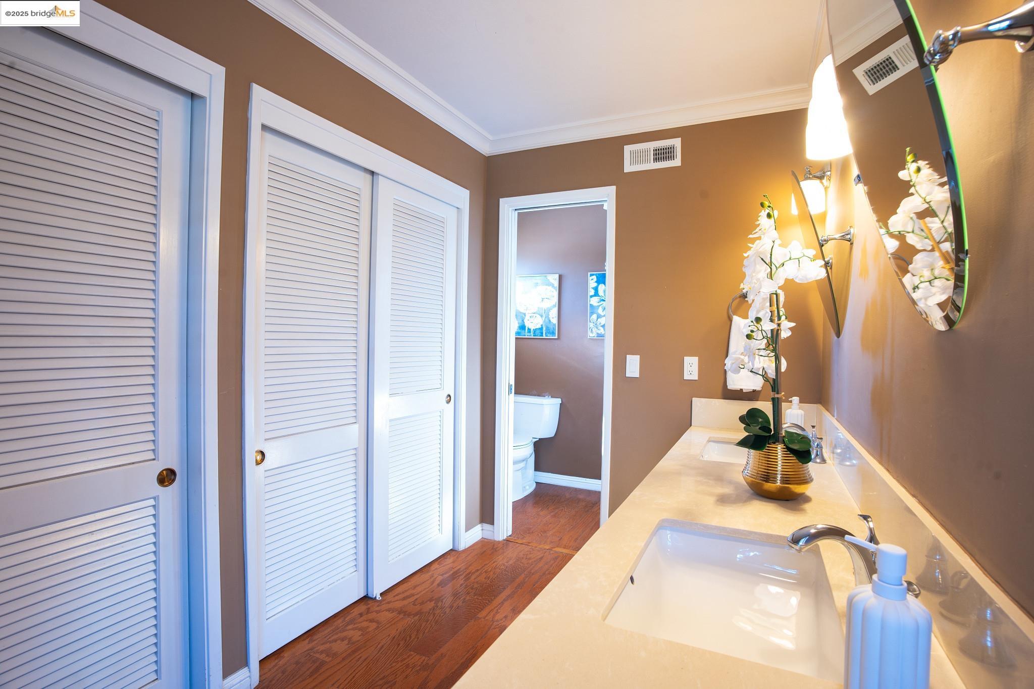 Detail Gallery Image 7 of 8 For 8071 Phaeton, Oakland,  CA 94605 - 3 Beds | 3 Baths