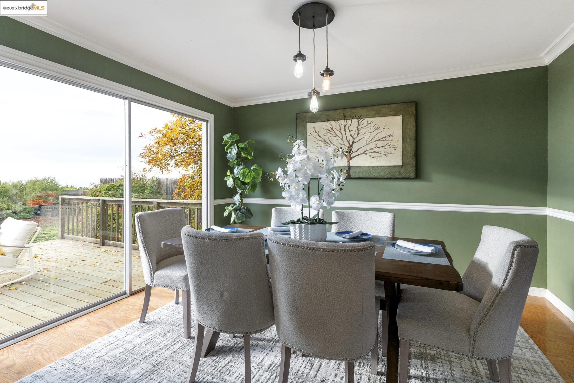 Detail Gallery Image 8 of 33 For 8071 Phaeton, Oakland,  CA 94605 - 3 Beds | 3 Baths