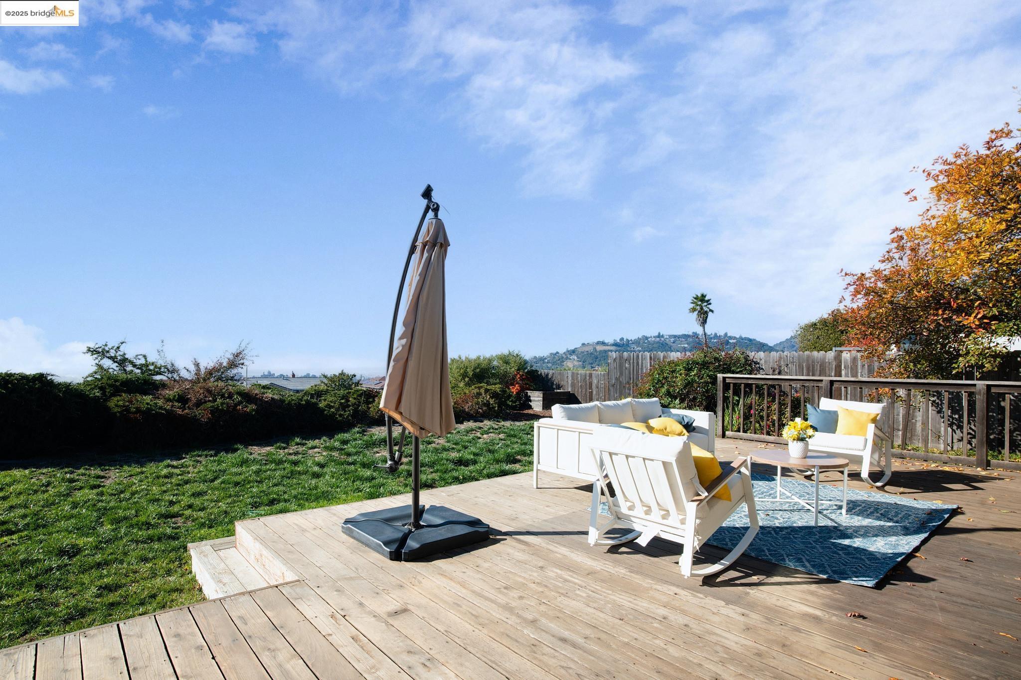 Detail Gallery Image 8 of 8 For 8071 Phaeton, Oakland,  CA 94605 - 3 Beds | 3 Baths