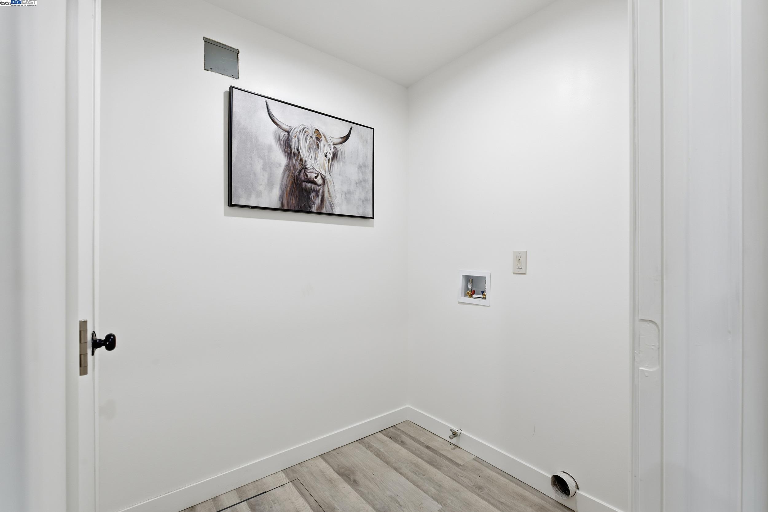 Detail Gallery Image 18 of 46 For 5729 Bancroft Ave, Oakland,  CA 94605 - 4 Beds | 4/1 Baths