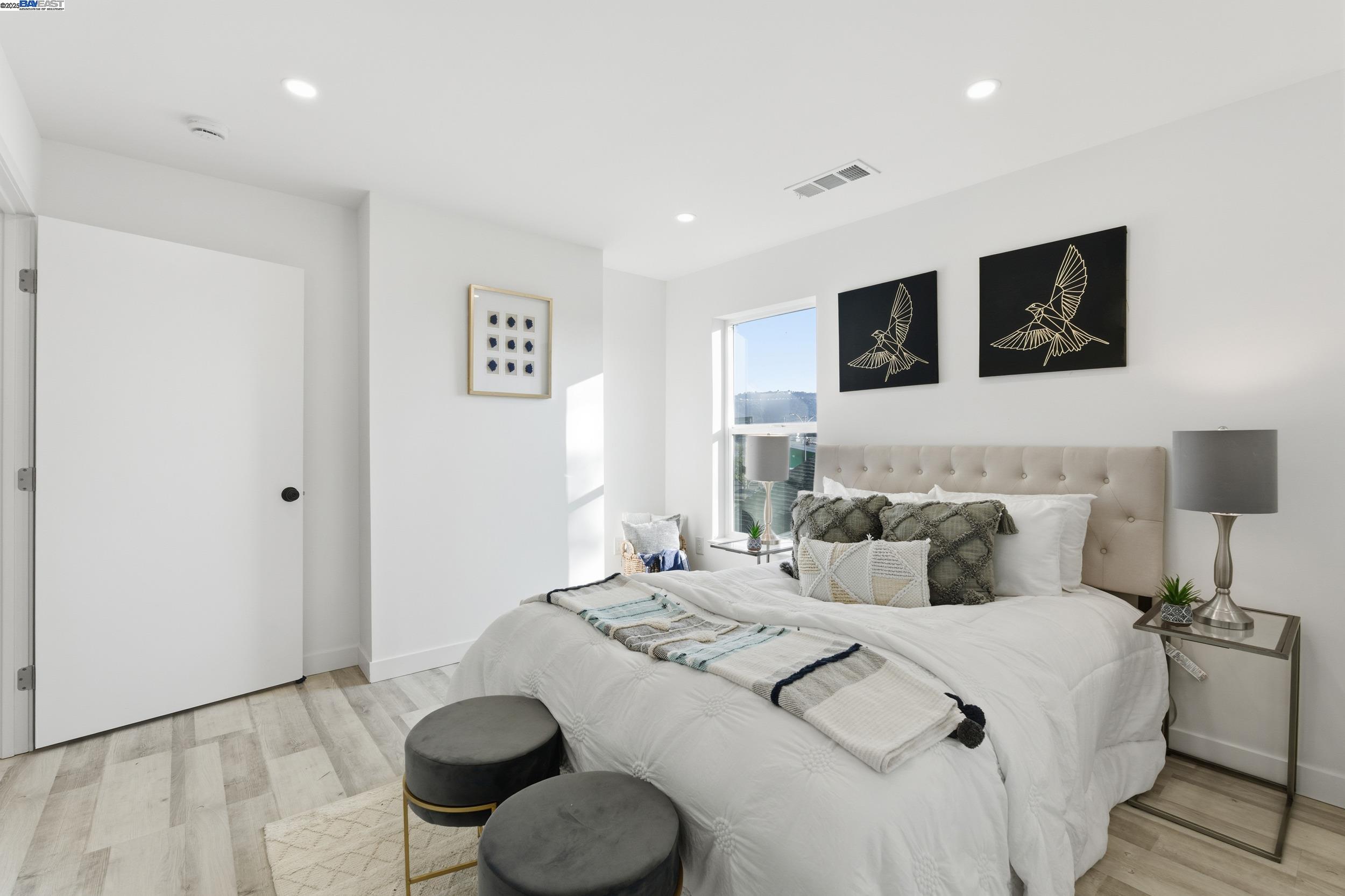 Detail Gallery Image 28 of 46 For 5729 Bancroft Ave, Oakland,  CA 94605 - 4 Beds | 4/1 Baths