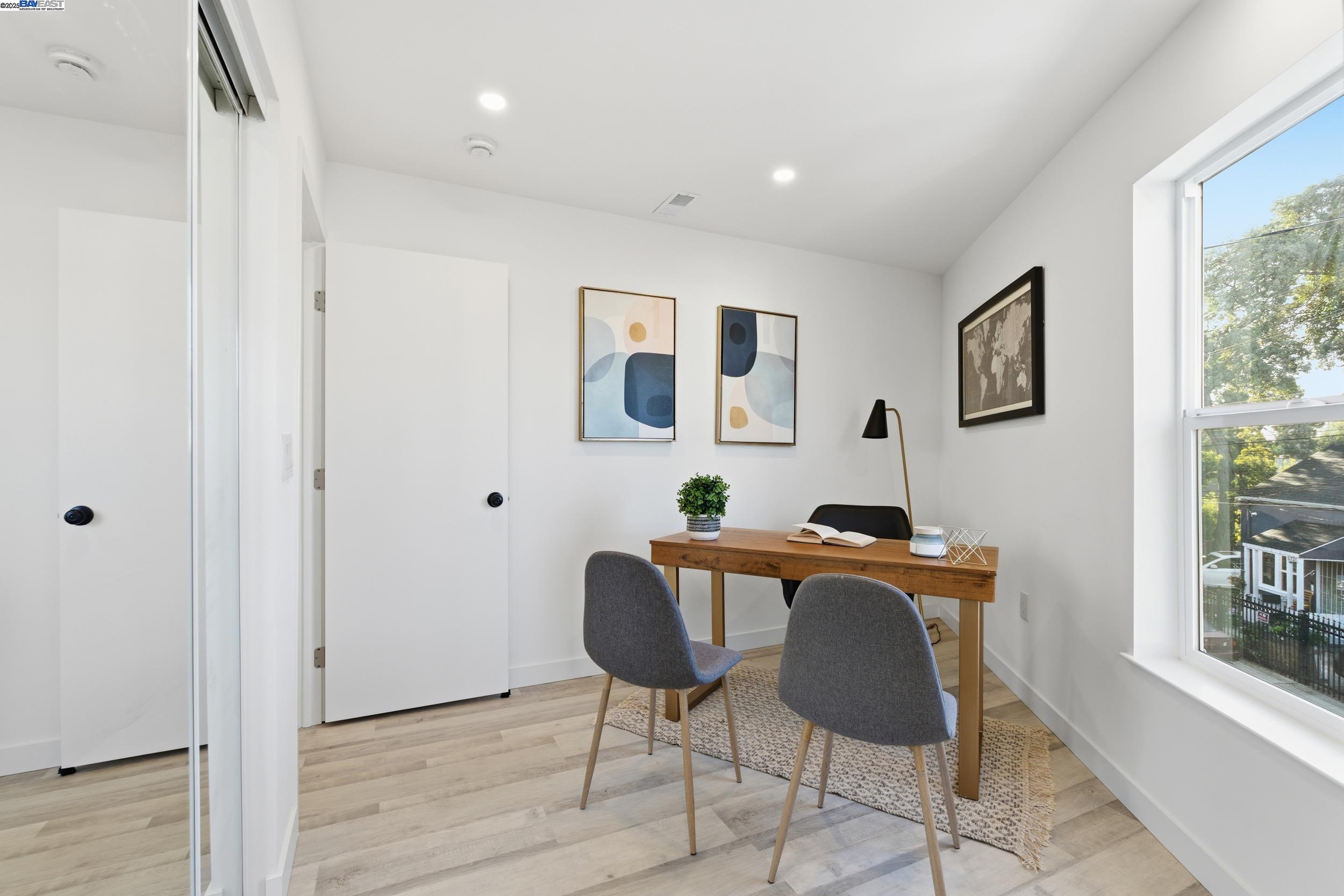 Detail Gallery Image 32 of 46 For 5729 Bancroft Ave, Oakland,  CA 94605 - 4 Beds | 4/1 Baths