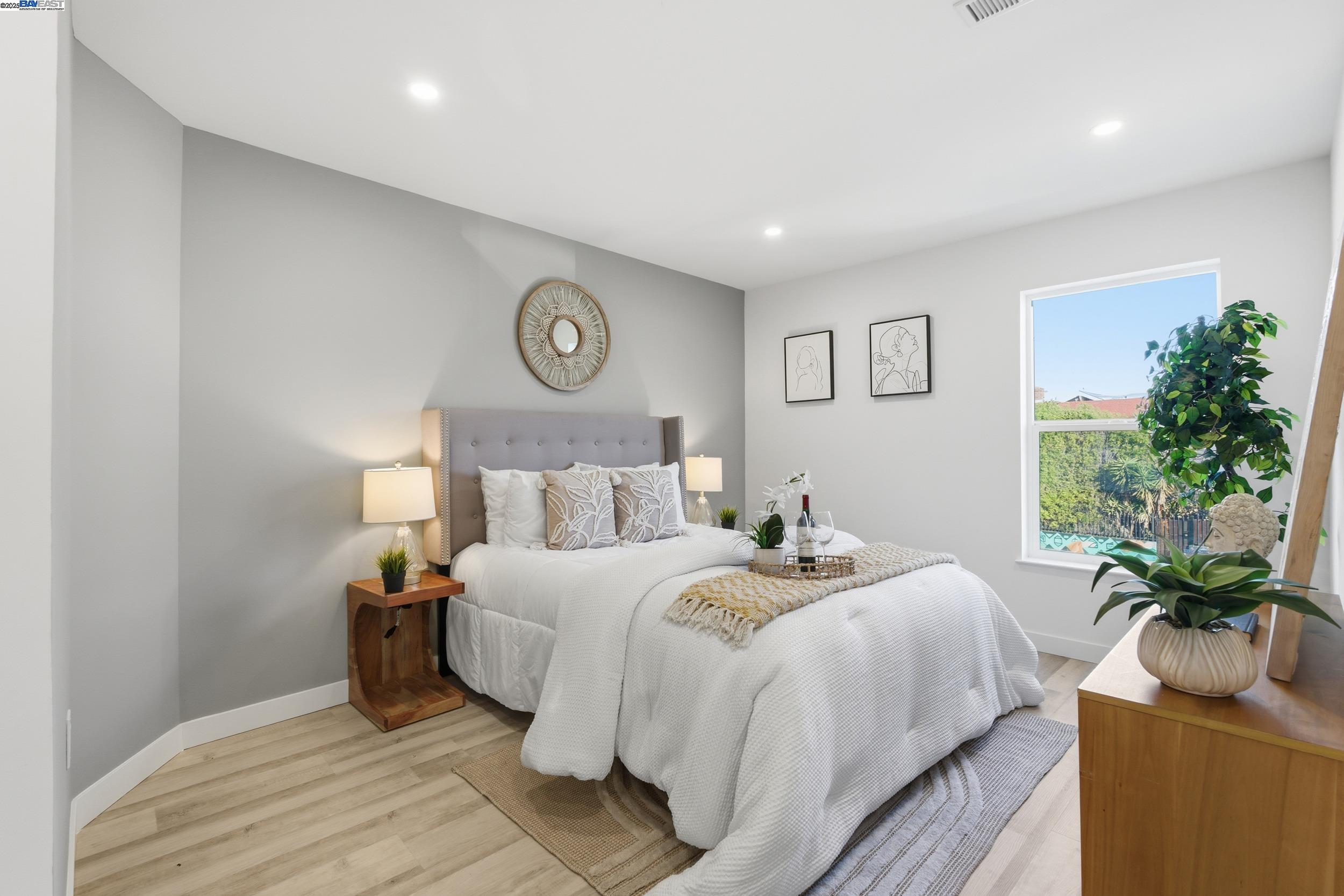 Detail Gallery Image 35 of 46 For 5729 Bancroft Ave, Oakland,  CA 94605 - 4 Beds | 4/1 Baths