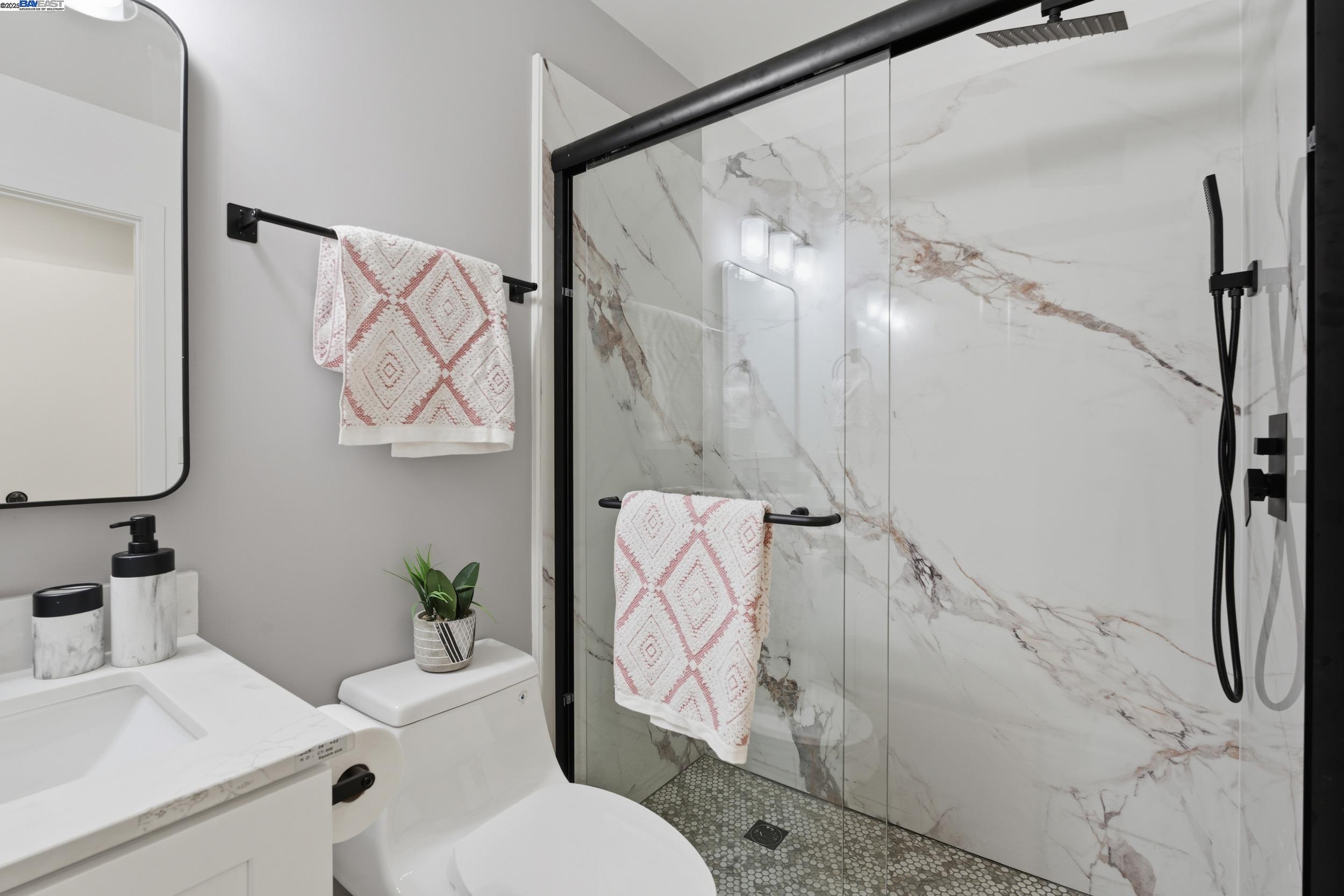 Detail Gallery Image 40 of 46 For 5729 Bancroft Ave, Oakland,  CA 94605 - 4 Beds | 4/1 Baths