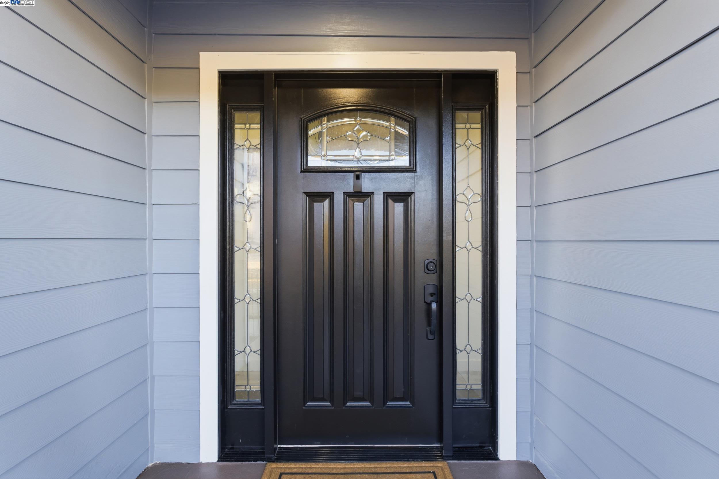 Detail Gallery Image 5 of 46 For 5729 Bancroft Ave, Oakland,  CA 94605 - 4 Beds | 4/1 Baths