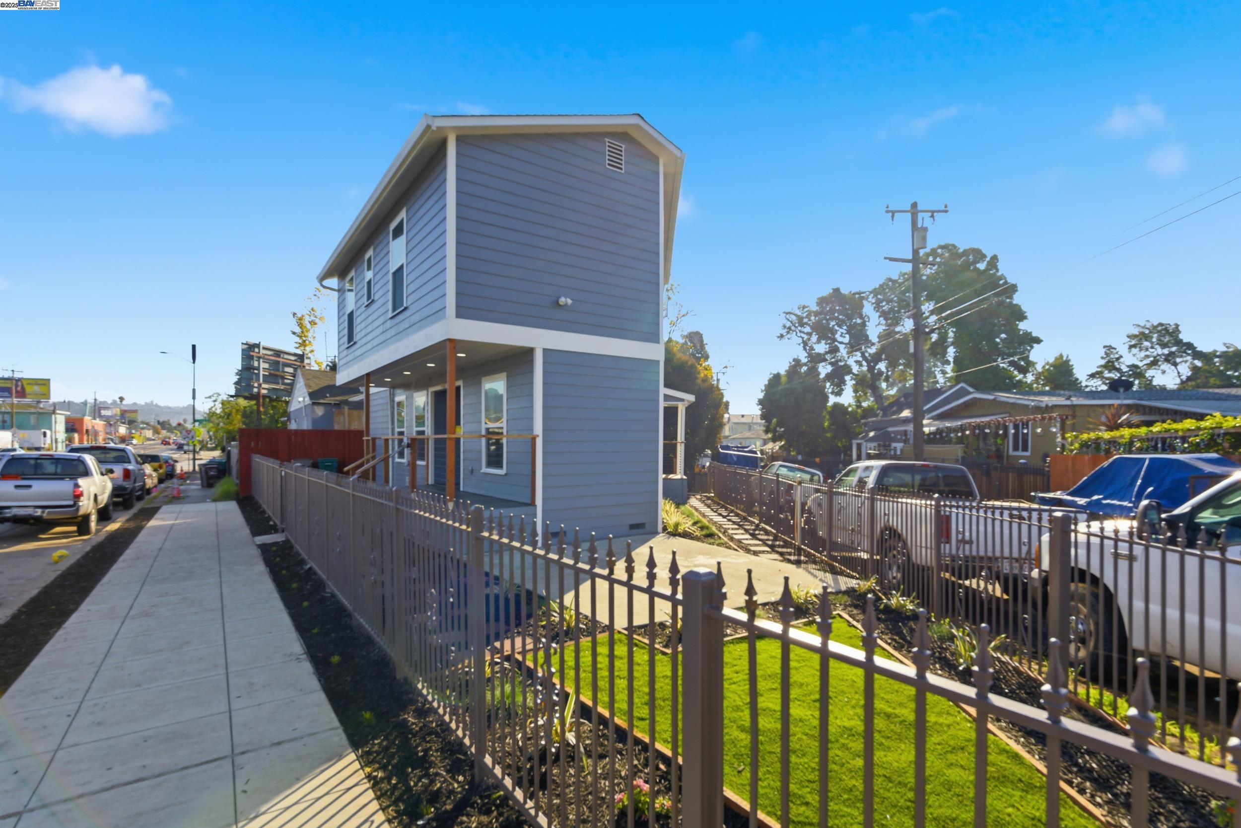 Detail Gallery Image 42 of 46 For 5729 Bancroft Ave, Oakland,  CA 94605 - 4 Beds | 4/1 Baths