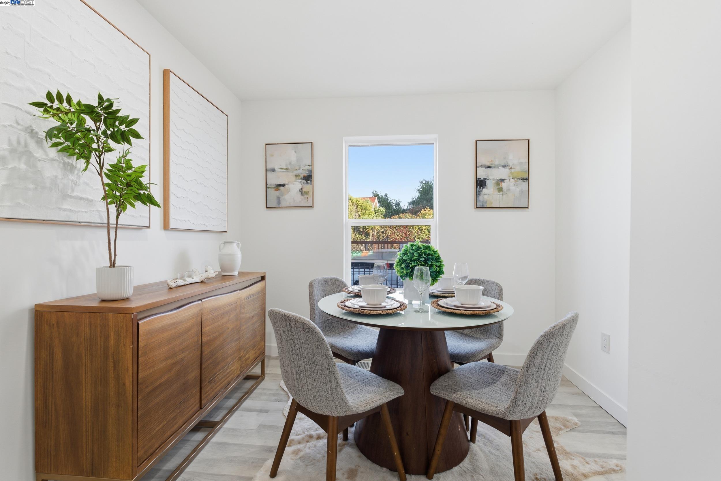 Detail Gallery Image 8 of 46 For 5729 Bancroft Ave, Oakland,  CA 94605 - 4 Beds | 4/1 Baths