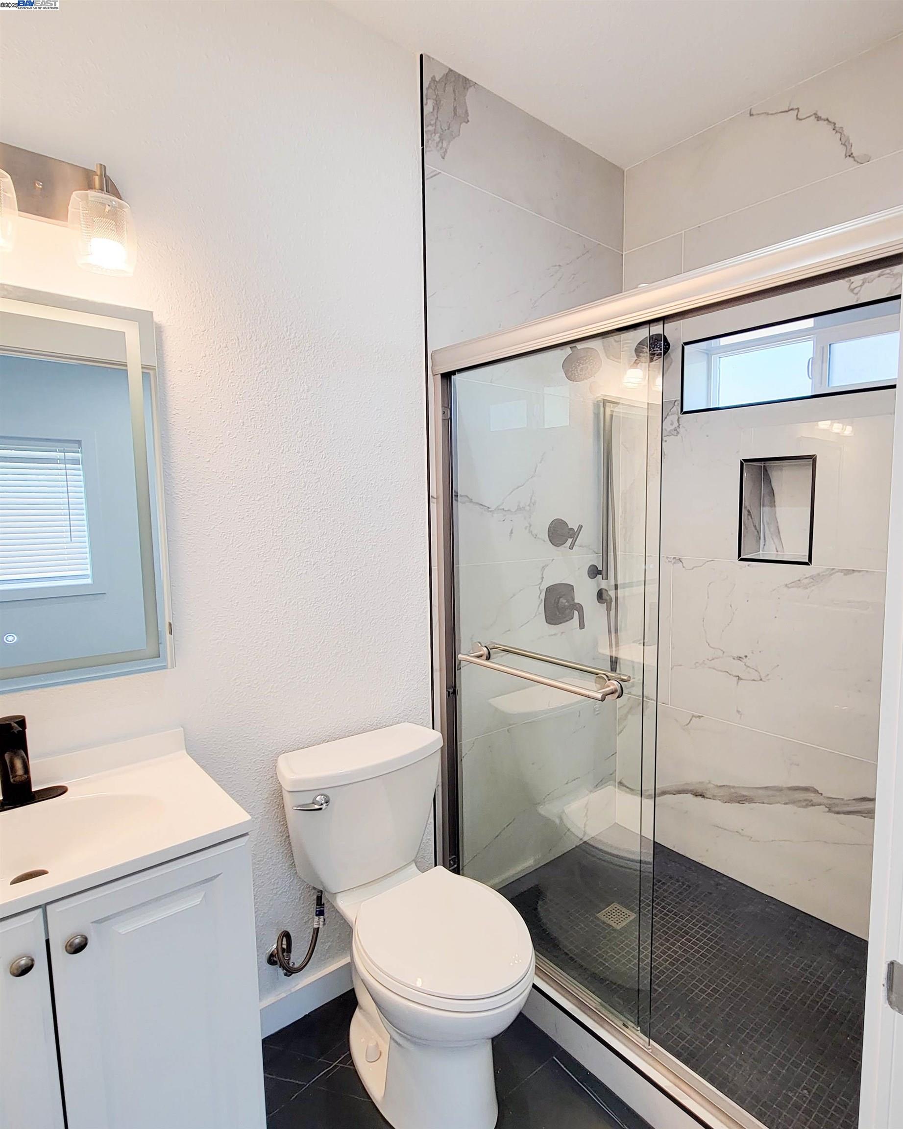 Detail Gallery Image 13 of 18 For 110 S 37th St a,  Richmond,  CA 94804 - 2 Beds | 2 Baths