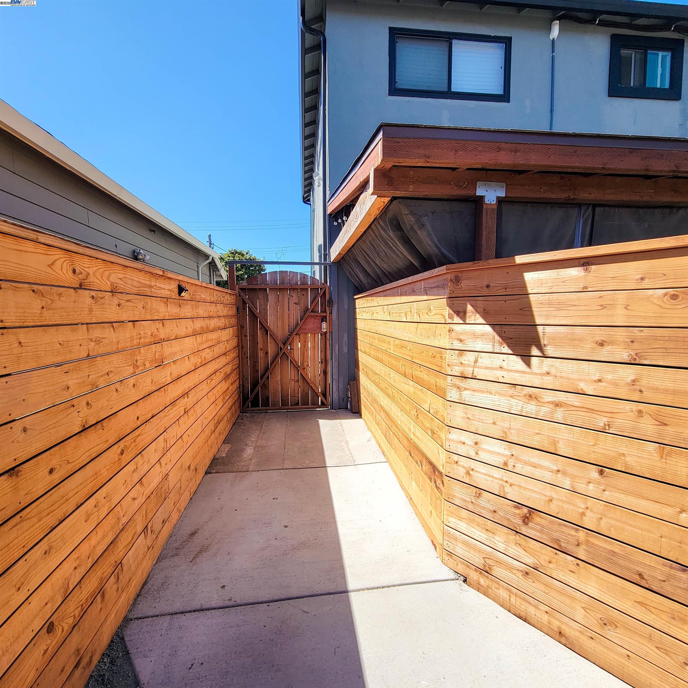 Detail Gallery Image 15 of 18 For 110 S 37th St a,  Richmond,  CA 94804 - 2 Beds | 2 Baths