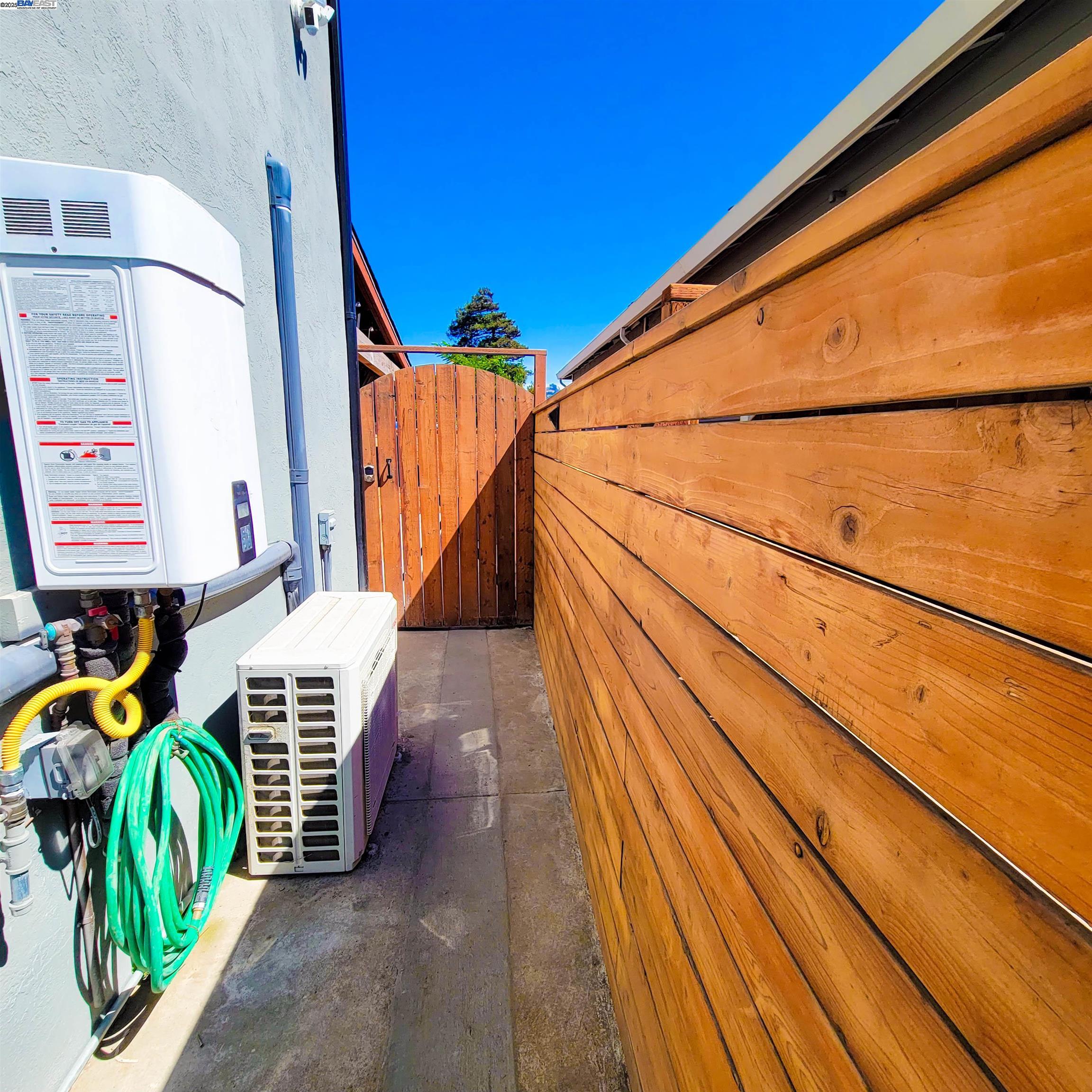 Detail Gallery Image 17 of 18 For 110 S 37th St a,  Richmond,  CA 94804 - 2 Beds | 2 Baths