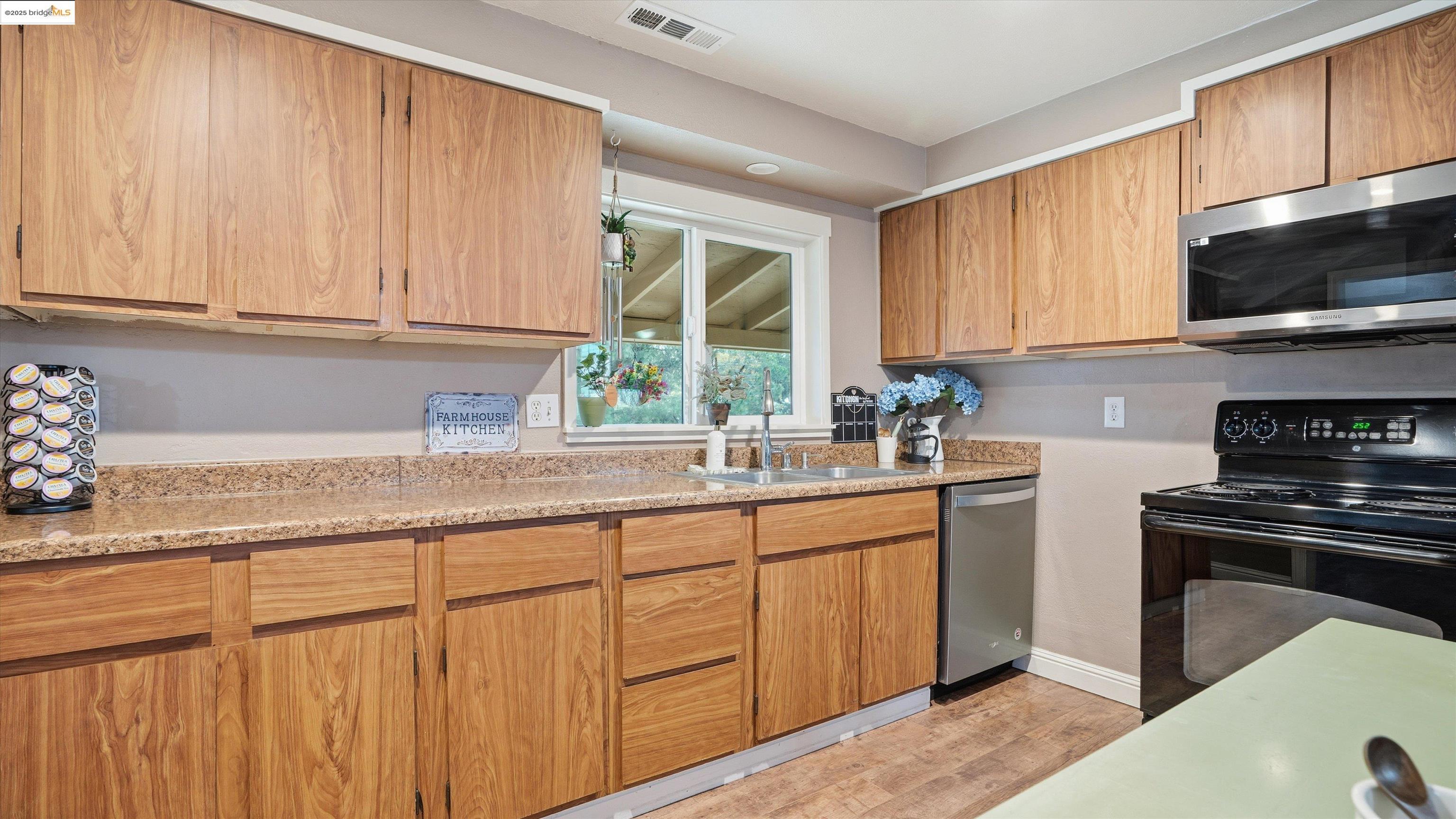 Detail Gallery Image 16 of 40 For 5372 Tule Tree Ln, Oakley,  CA 94561 - 3 Beds | 1 Baths