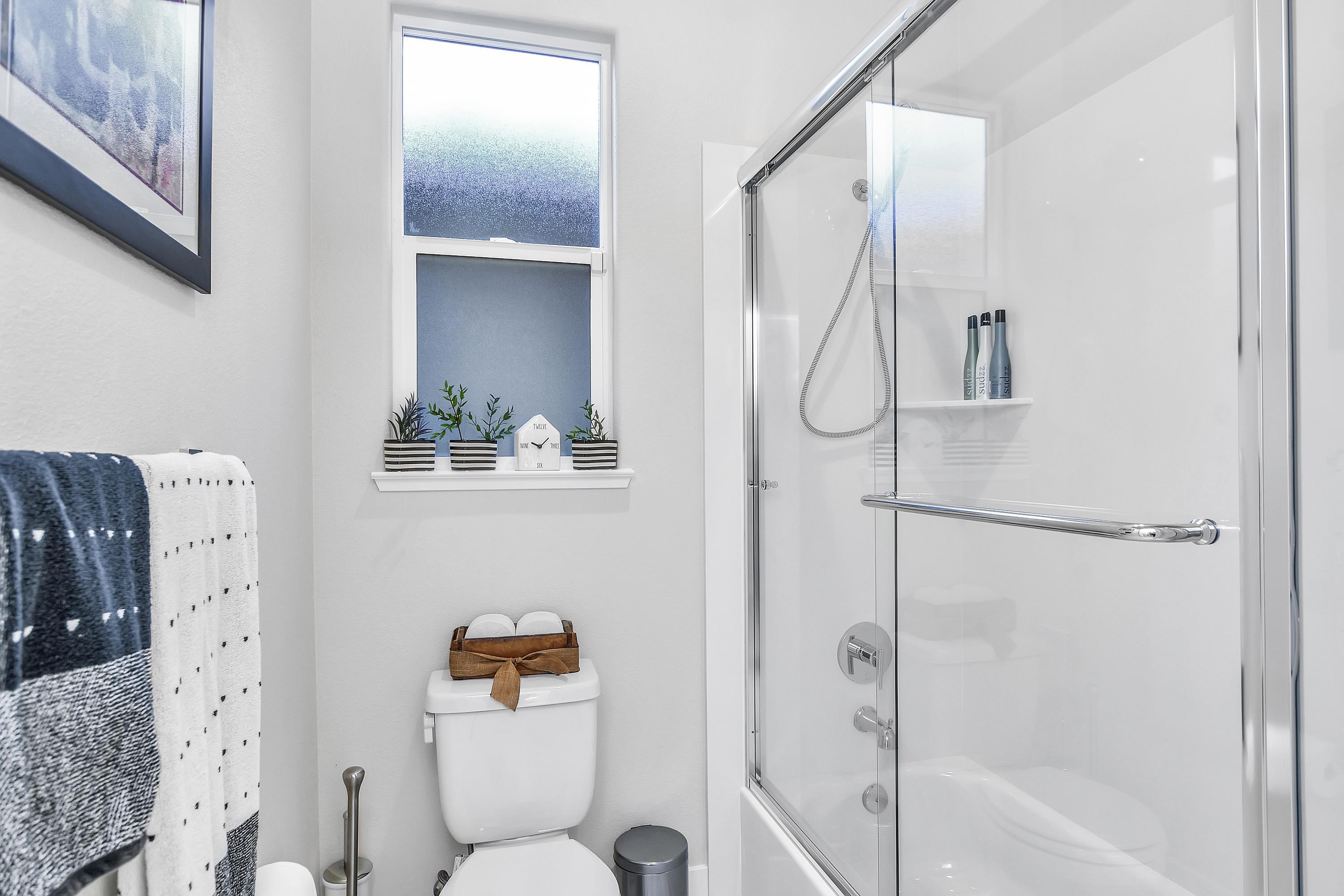 Detail Gallery Image 22 of 43 For 710 W Elm St, Lodi,  CA 95240 - 4 Beds | 2/1 Baths