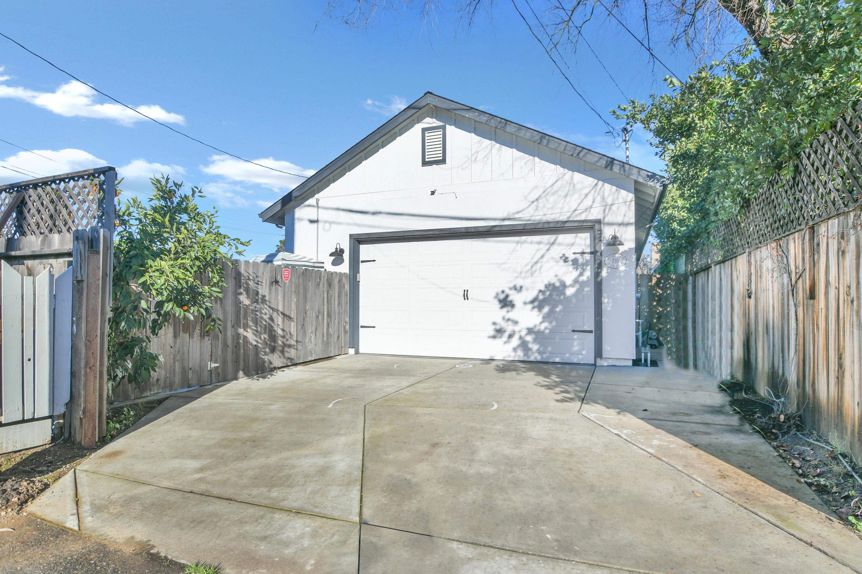 Detail Gallery Image 34 of 43 For 710 W Elm St, Lodi,  CA 95240 - 4 Beds | 2/1 Baths