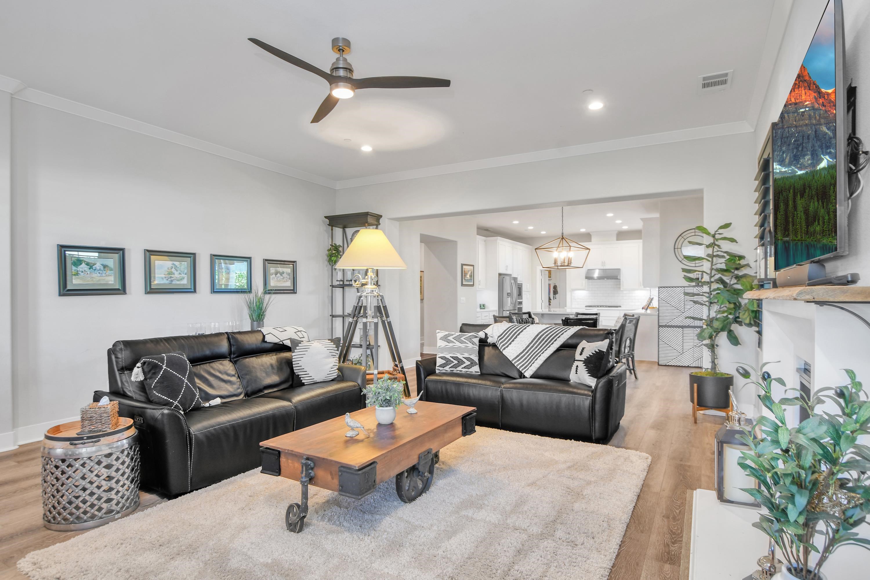 Detail Gallery Image 8 of 43 For 710 W Elm St, Lodi,  CA 95240 - 4 Beds | 2/1 Baths