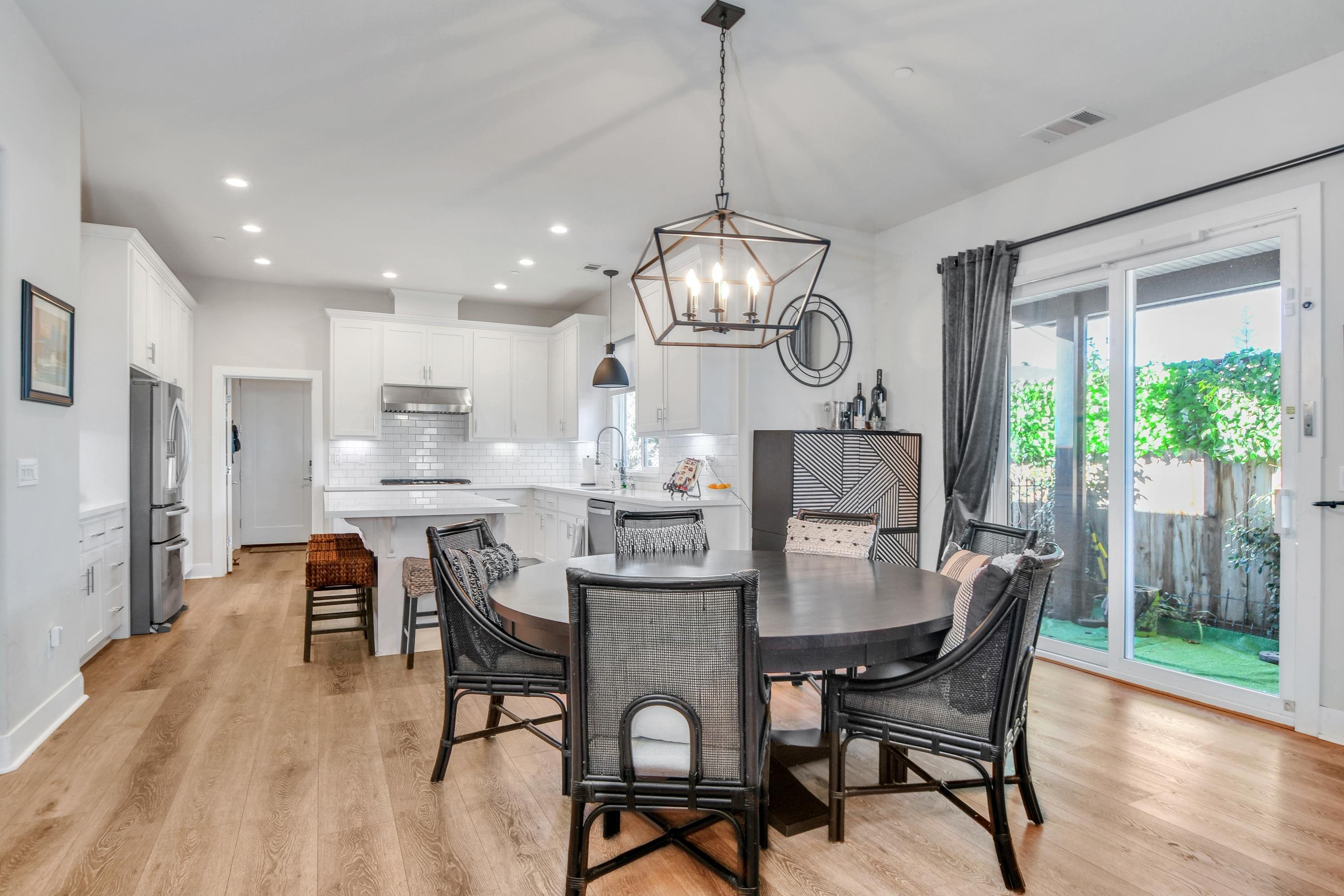 Detail Gallery Image 9 of 43 For 710 W Elm St, Lodi,  CA 95240 - 4 Beds | 2/1 Baths