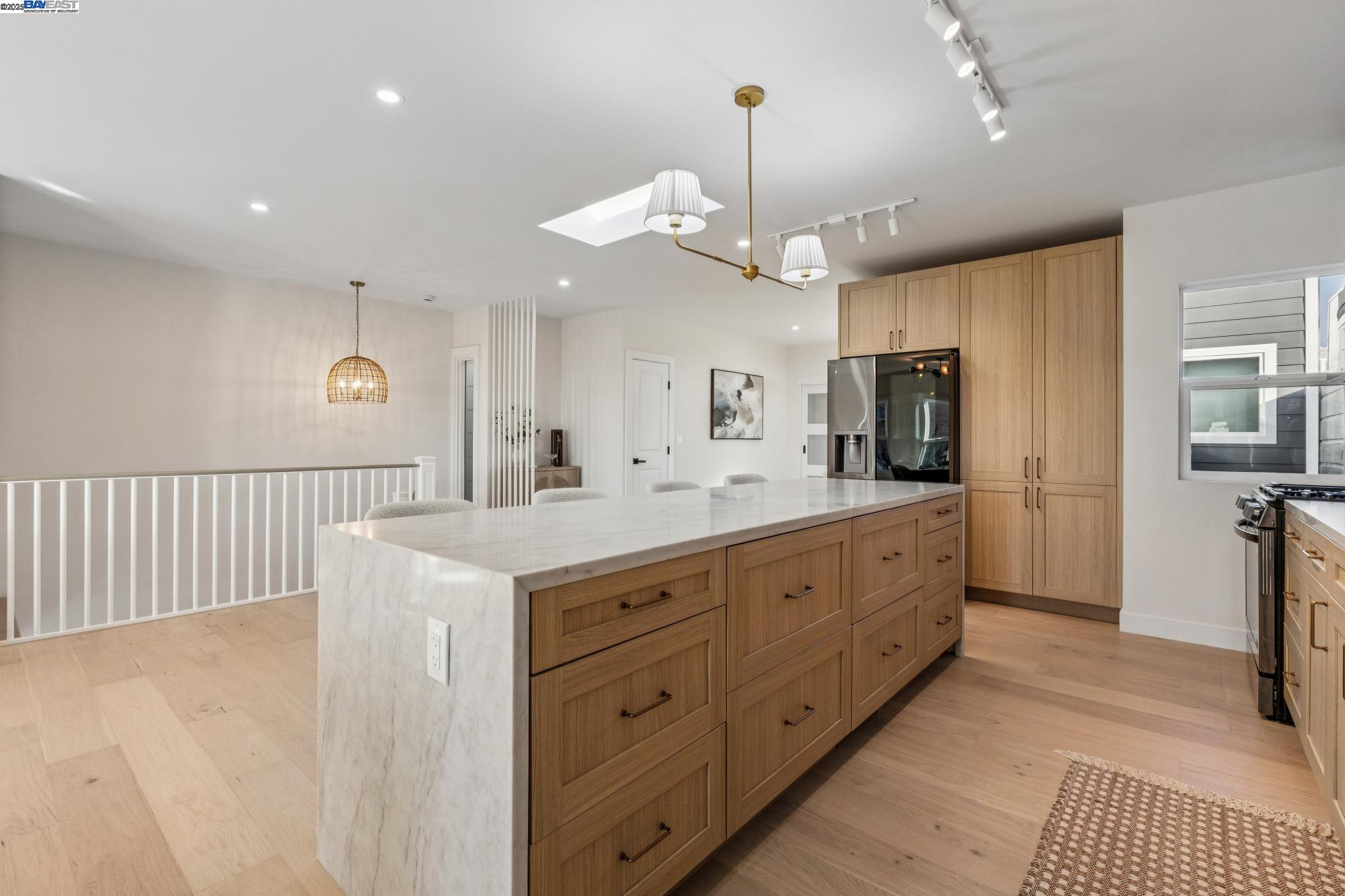 Detail Gallery Image 13 of 60 For 412 43rd Ave, San Francisco,  CA 94121 - 4 Beds | 3/1 Baths