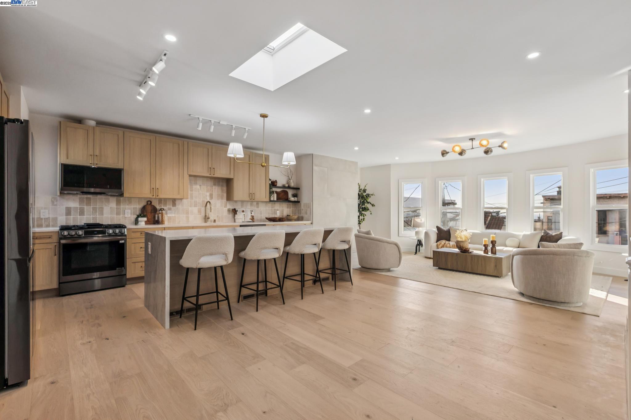 Detail Gallery Image 14 of 60 For 412 43rd Ave, San Francisco,  CA 94121 - 4 Beds | 3/1 Baths