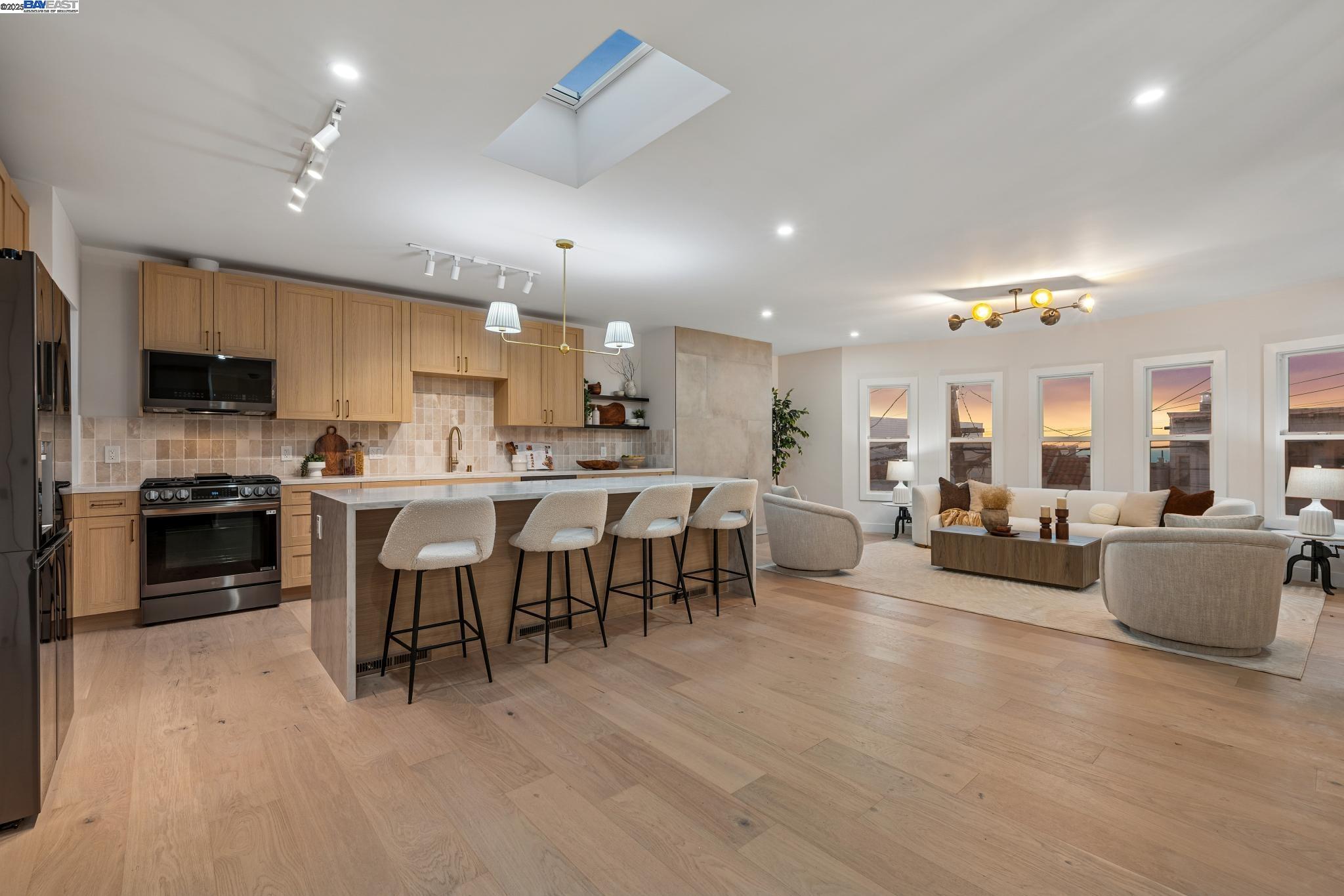 Detail Gallery Image 5 of 60 For 412 43rd Ave, San Francisco,  CA 94121 - 4 Beds | 3/1 Baths