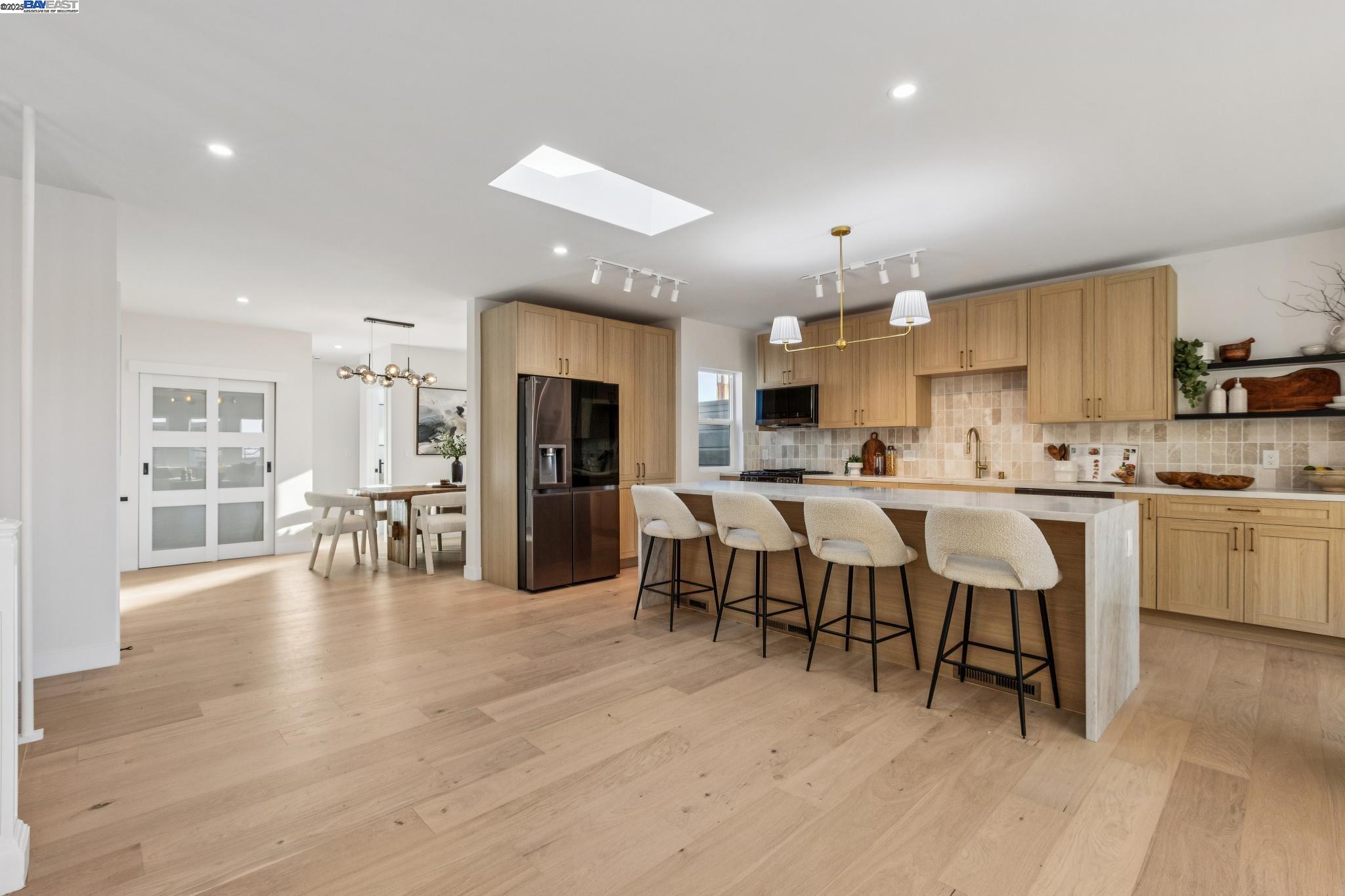 Detail Gallery Image 8 of 60 For 412 43rd Ave, San Francisco,  CA 94121 - 4 Beds | 3/1 Baths