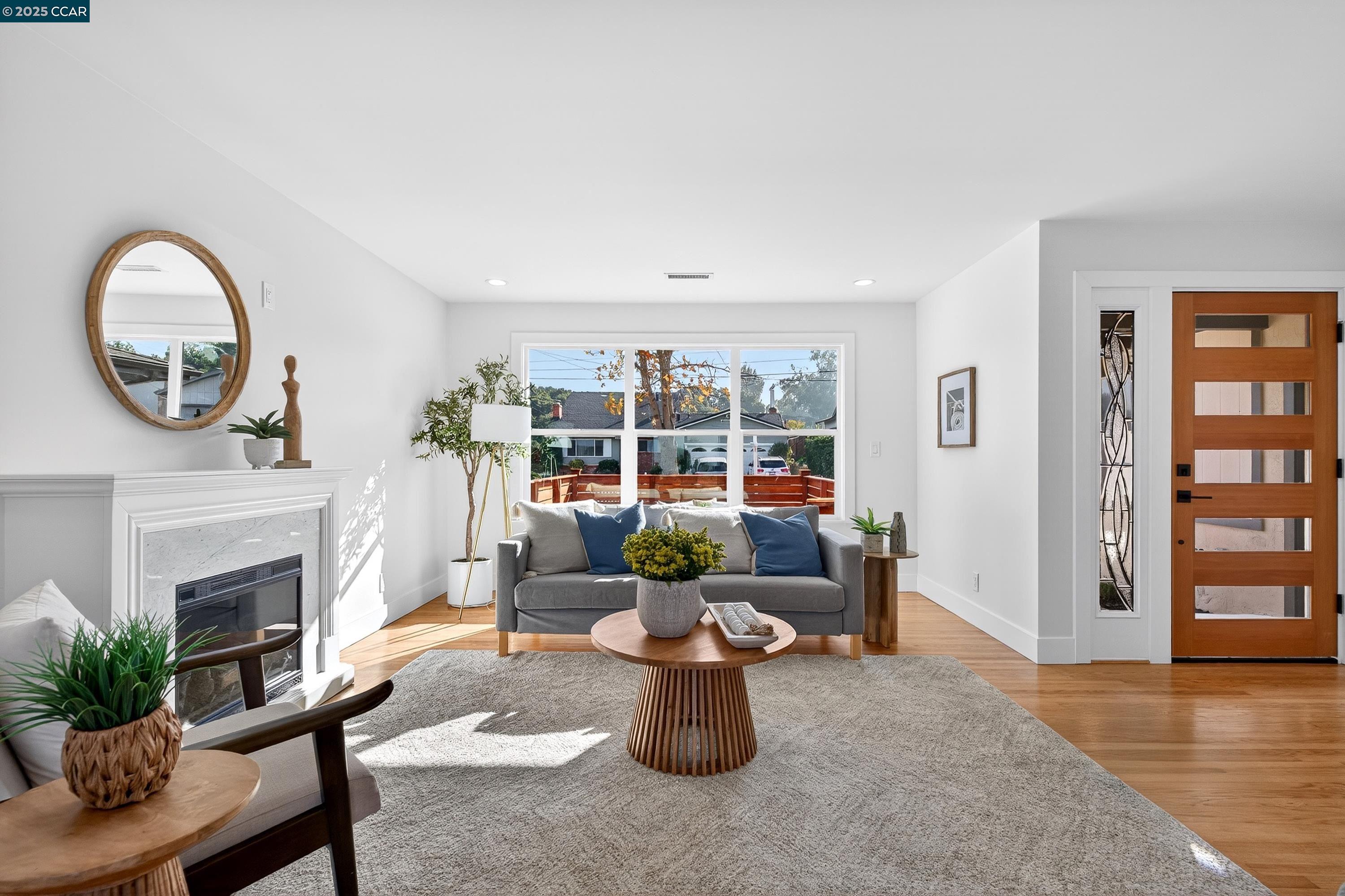 Detail Gallery Image 2 of 7 For 1264 Belfair Dr, Pinole,  CA 94564 - 3 Beds | 2 Baths