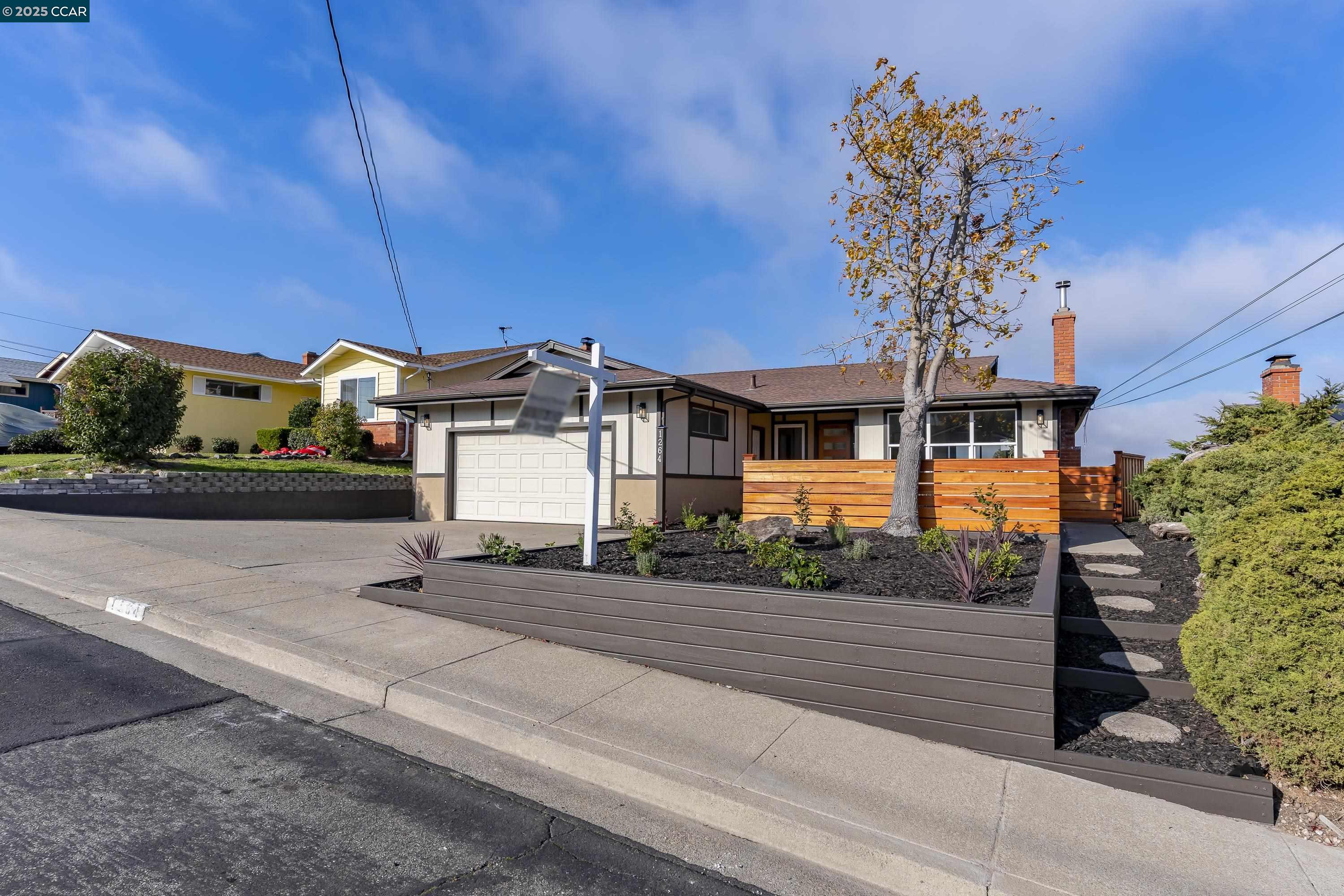 Detail Gallery Image 2 of 60 For 1264 Belfair Dr, Pinole,  CA 94564 - 3 Beds | 2 Baths