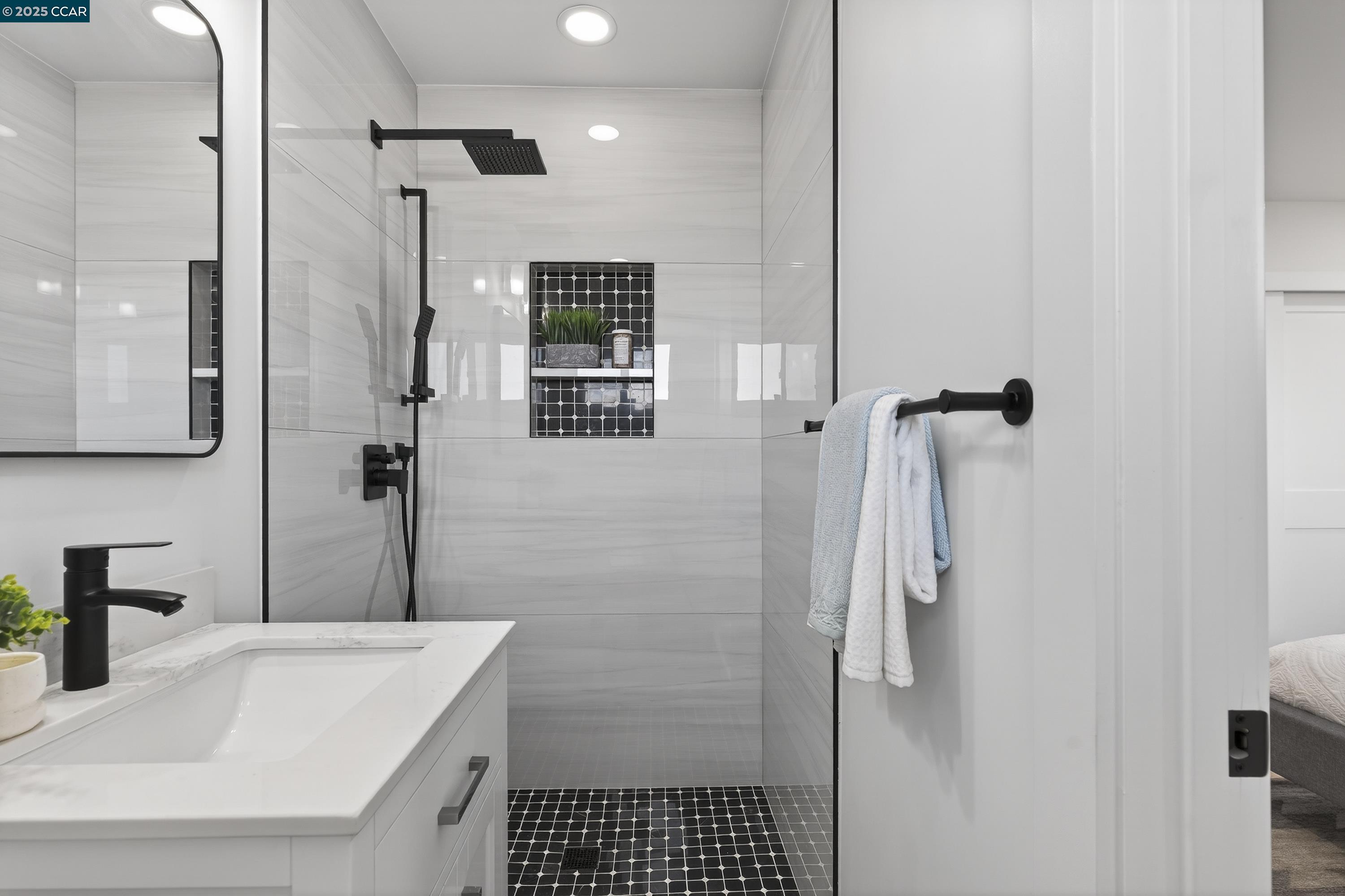 Detail Gallery Image 30 of 60 For 1264 Belfair Dr, Pinole,  CA 94564 - 3 Beds | 2 Baths