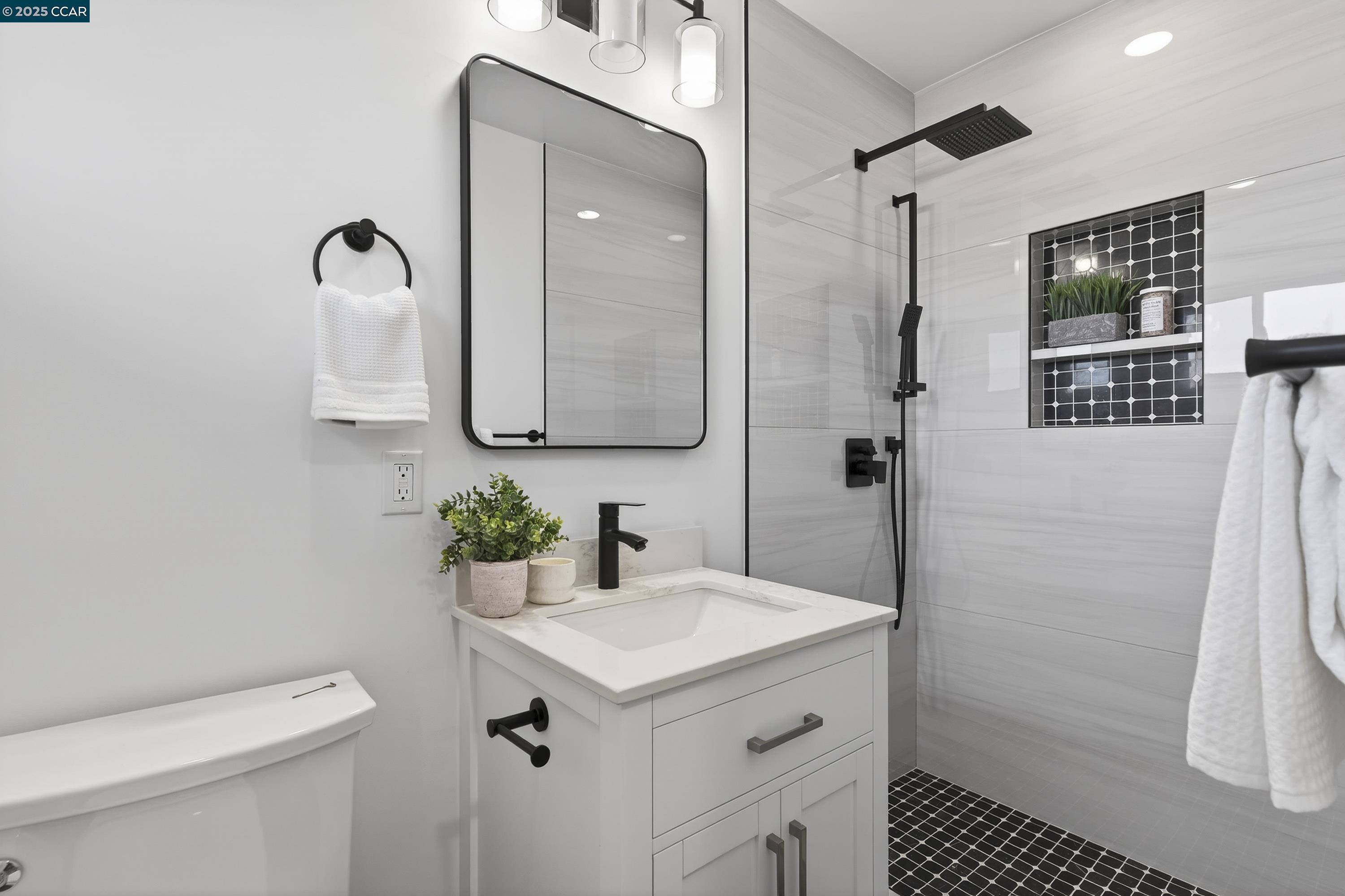 Detail Gallery Image 31 of 60 For 1264 Belfair Dr, Pinole,  CA 94564 - 3 Beds | 2 Baths