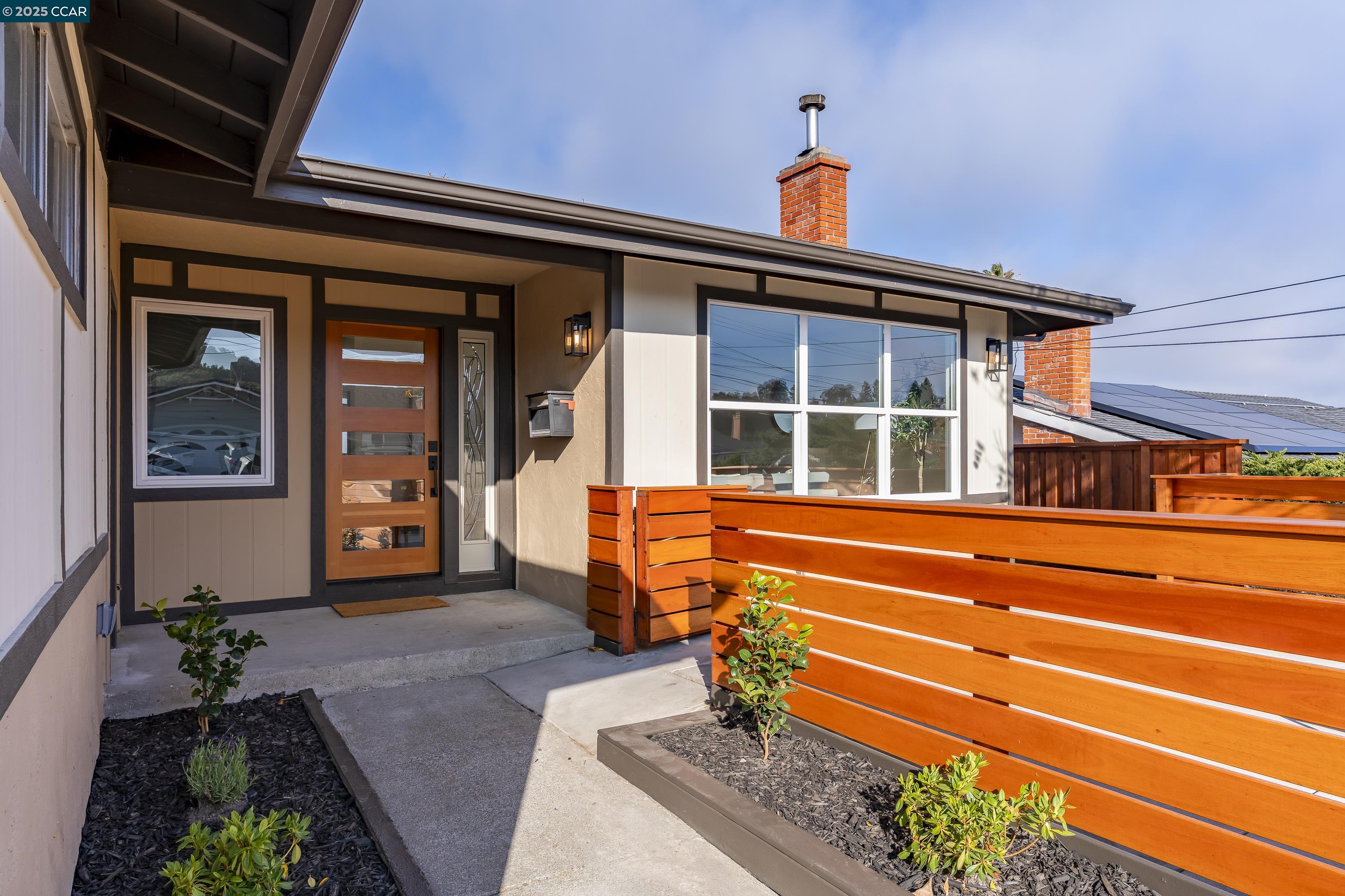 Detail Gallery Image 8 of 60 For 1264 Belfair Dr, Pinole,  CA 94564 - 3 Beds | 2 Baths