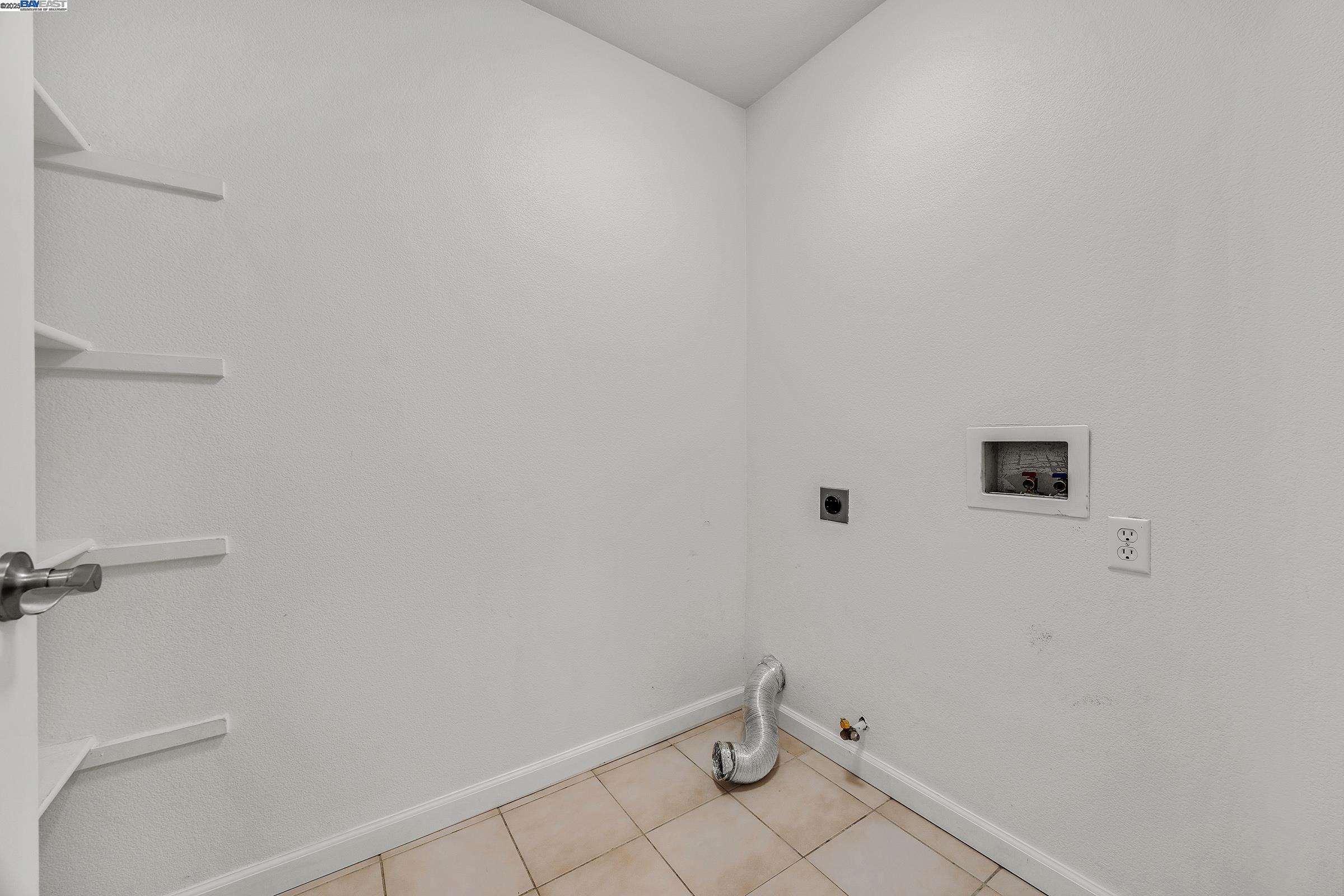 Detail Gallery Image 19 of 33 For 448 Burlington Dr, Tracy,  CA 95376 - 5 Beds | 3 Baths