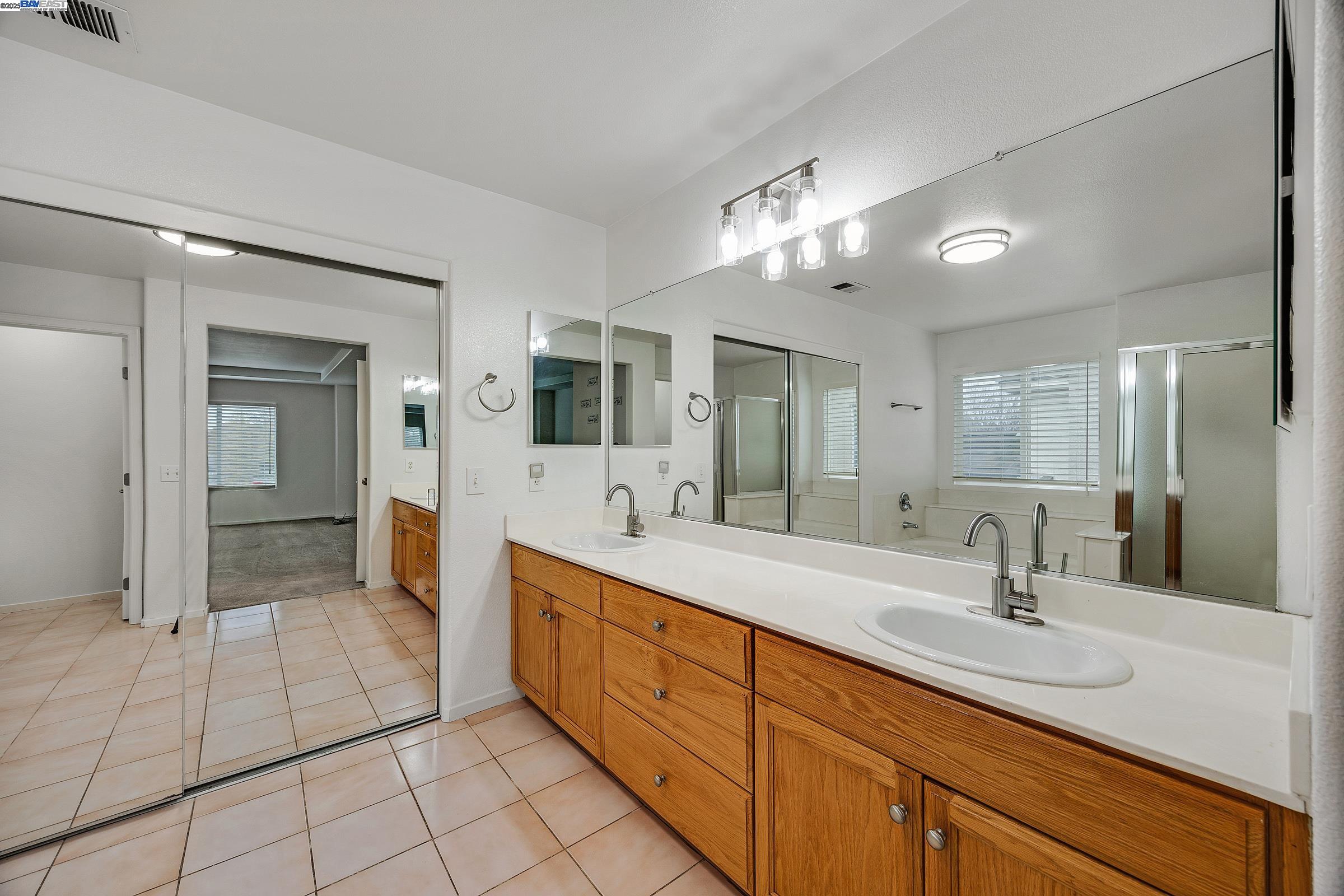 Detail Gallery Image 24 of 33 For 448 Burlington Dr, Tracy,  CA 95376 - 5 Beds | 3 Baths