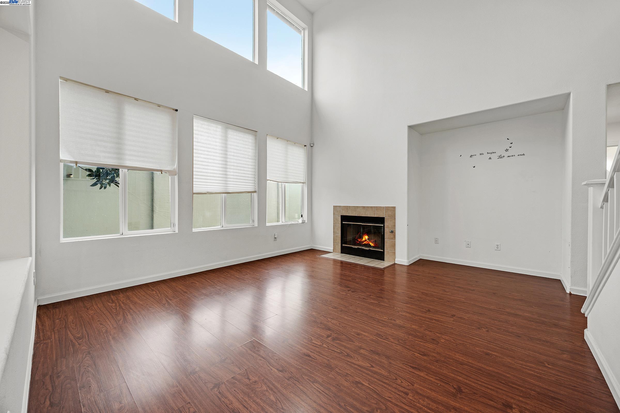 Detail Gallery Image 8 of 33 For 448 Burlington Dr, Tracy,  CA 95376 - 5 Beds | 3 Baths