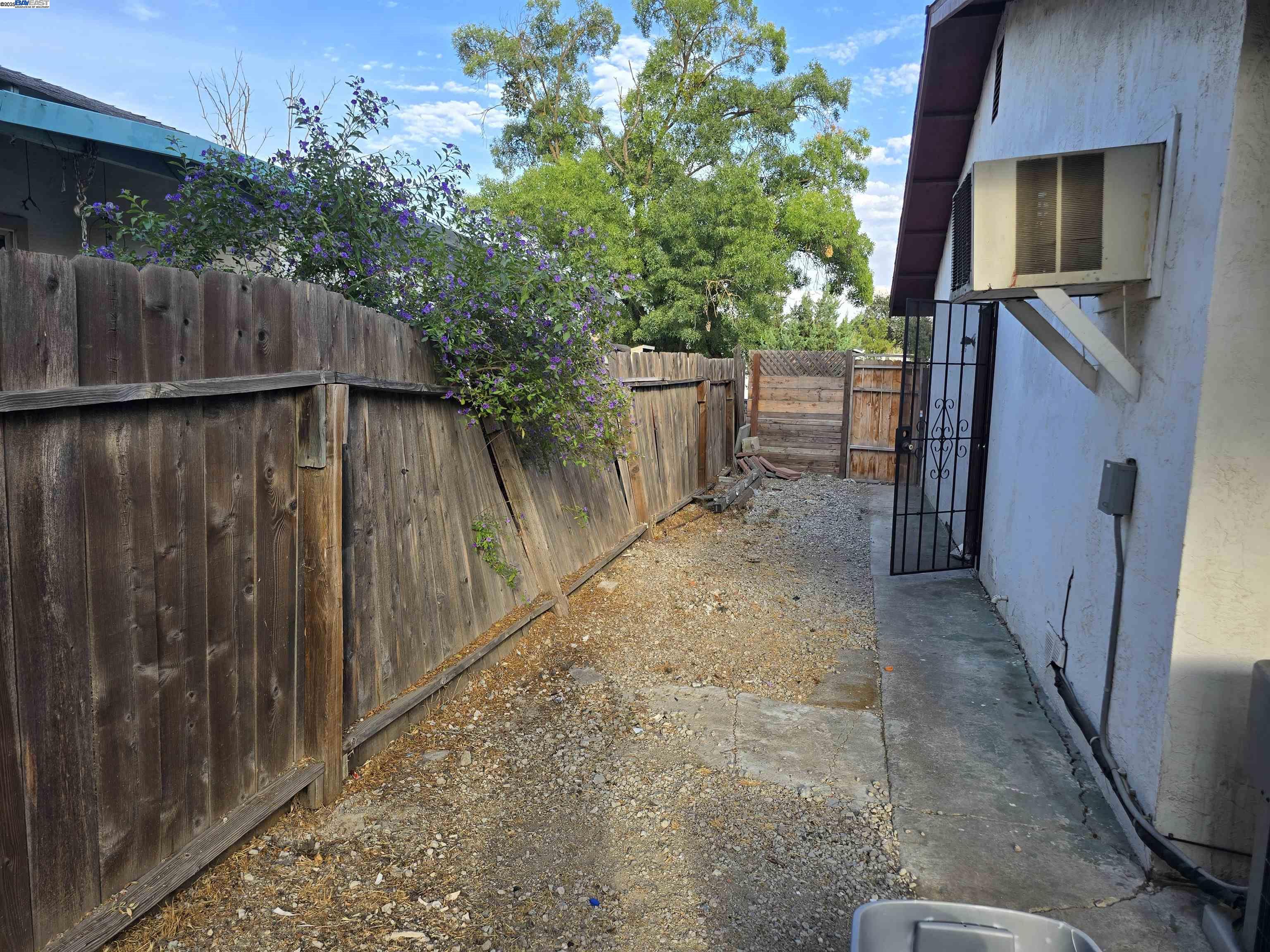 Detail Gallery Image 7 of 9 For 6933 Kermit Ln, Stockton,  CA 95207 - 3 Beds | 1 Baths