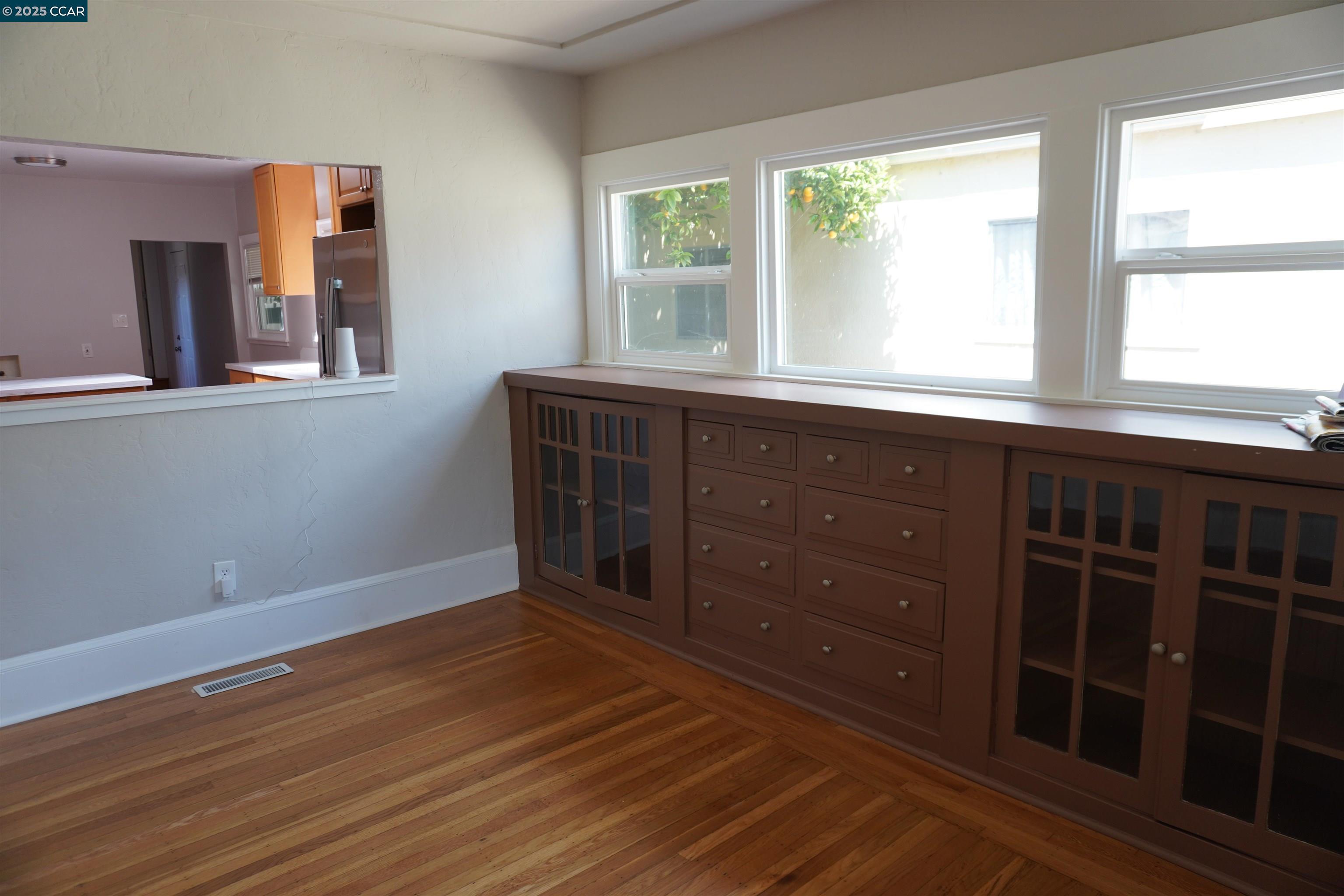 Detail Gallery Image 17 of 19 For 2645 Maxwell, Oakland,  CA 94619 - 4 Beds | 2 Baths