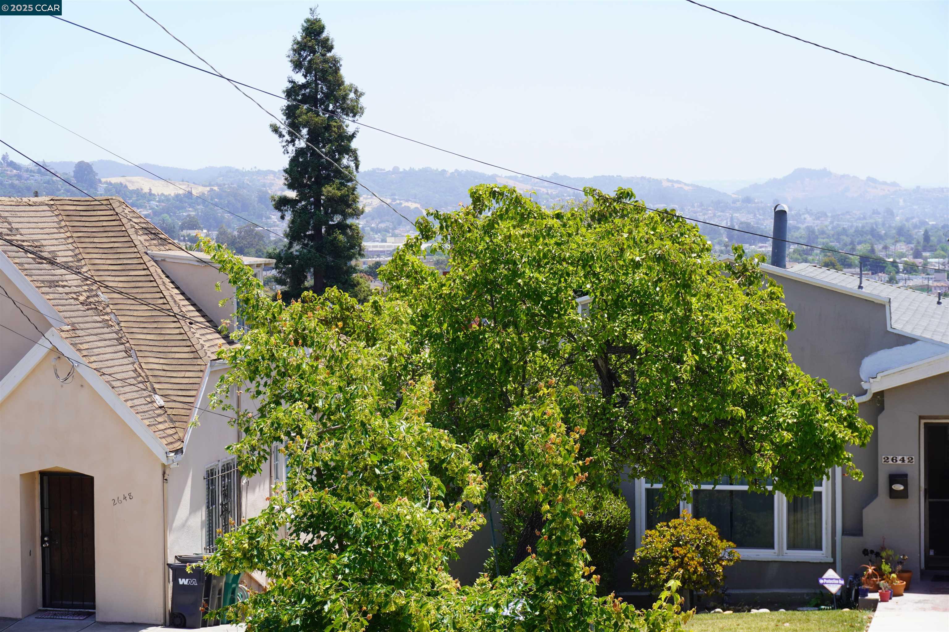 Detail Gallery Image 4 of 19 For 2645 Maxwell, Oakland,  CA 94619 - 4 Beds | 2 Baths