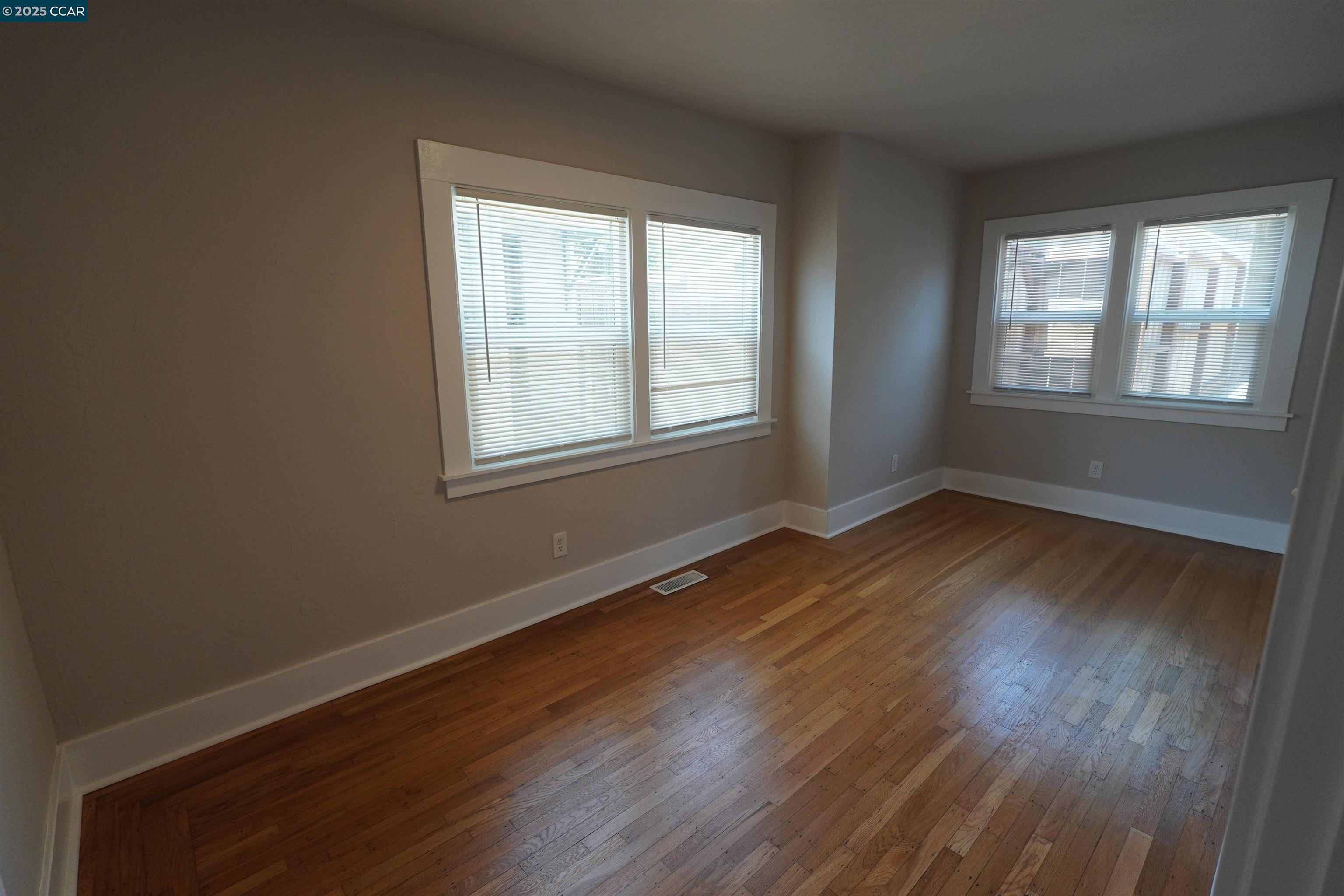 Detail Gallery Image 10 of 19 For 2645 Maxwell, Oakland,  CA 94619 - 4 Beds | 2 Baths