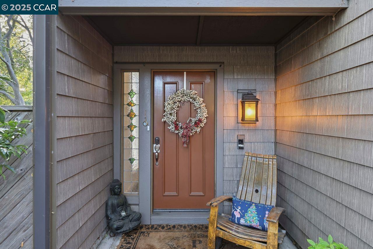 Detail Gallery Image 2 of 48 For 533 Monarch Ridge Dr, Walnut Creek,  CA 94597 - 2 Beds | 2/1 Baths