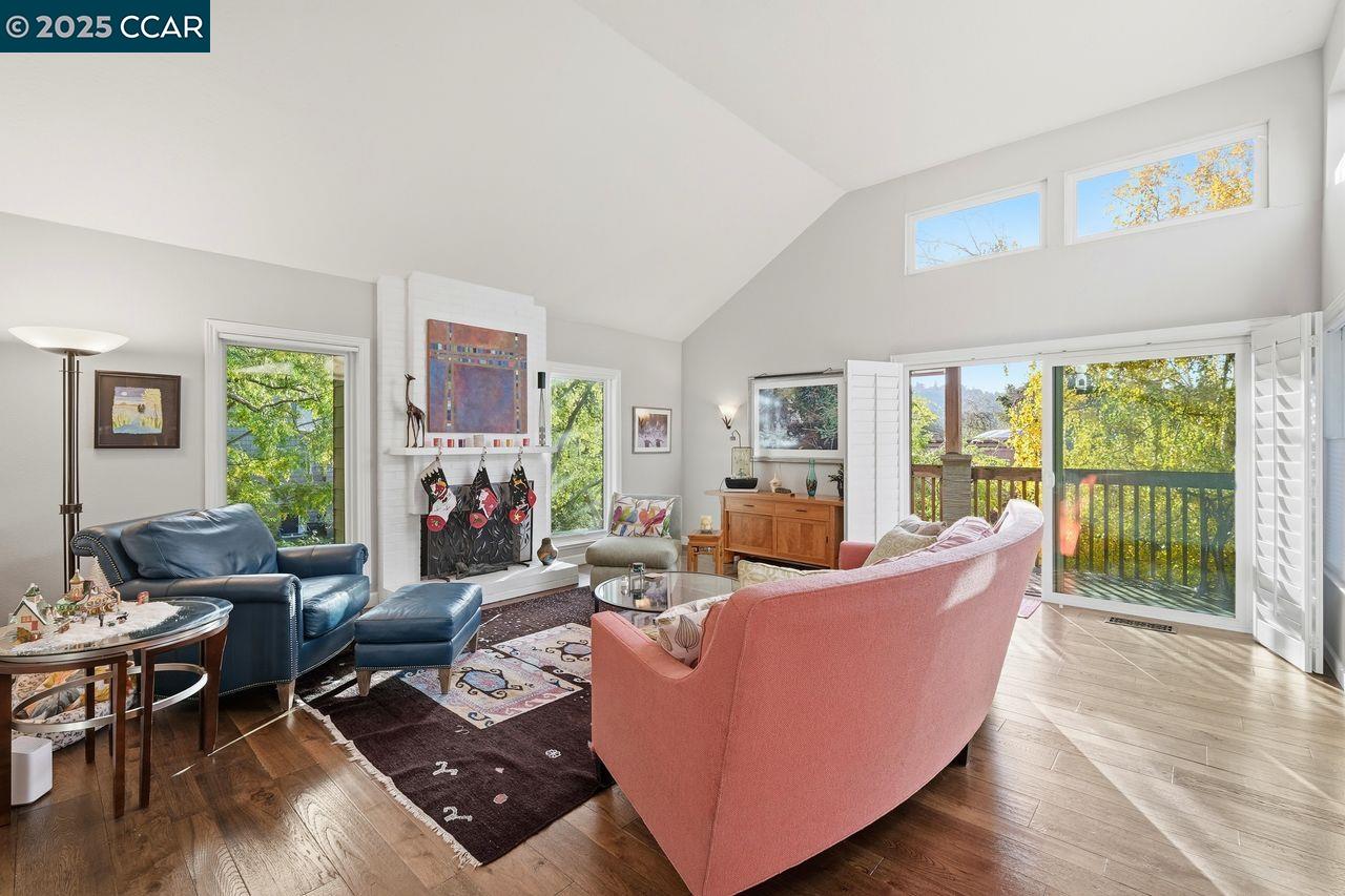 Detail Gallery Image 11 of 48 For 533 Monarch Ridge Dr, Walnut Creek,  CA 94597 - 2 Beds | 2/1 Baths